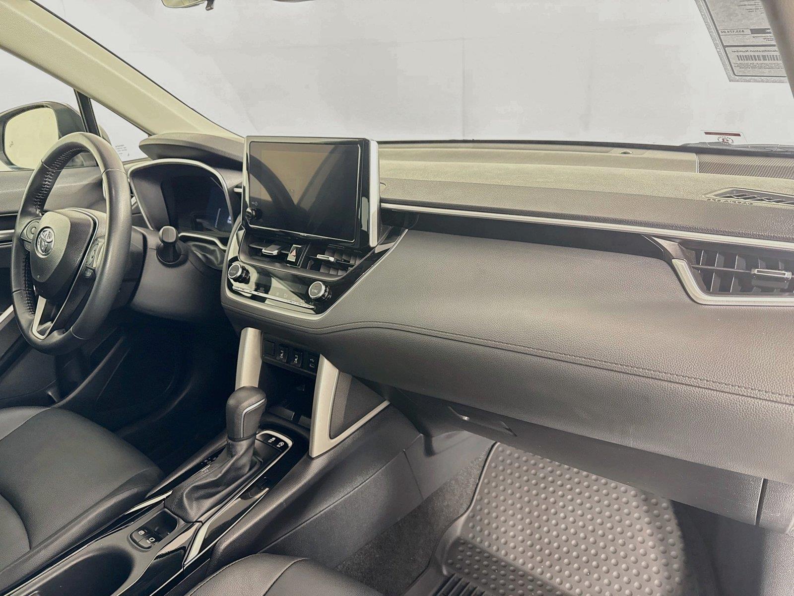 2025 Toyota Corolla Cross XLE photo 39