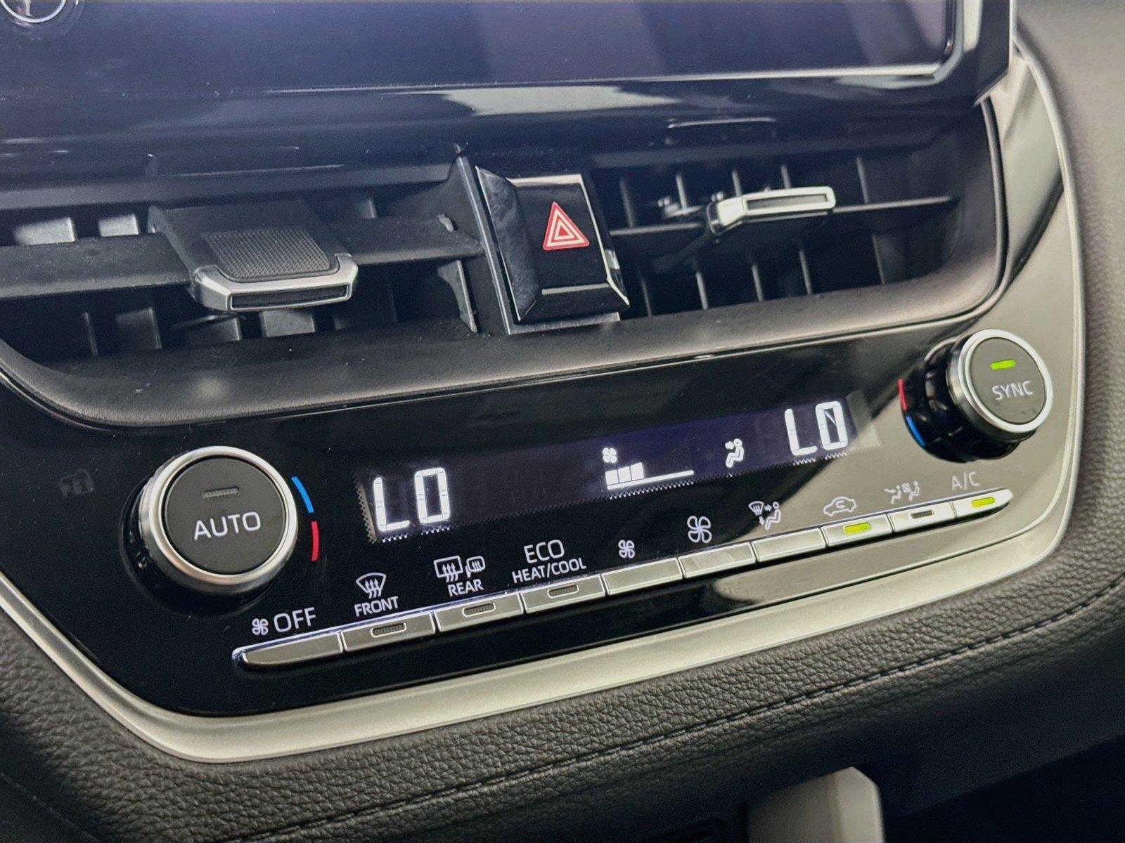 2025 Toyota Corolla Cross XLE photo 23