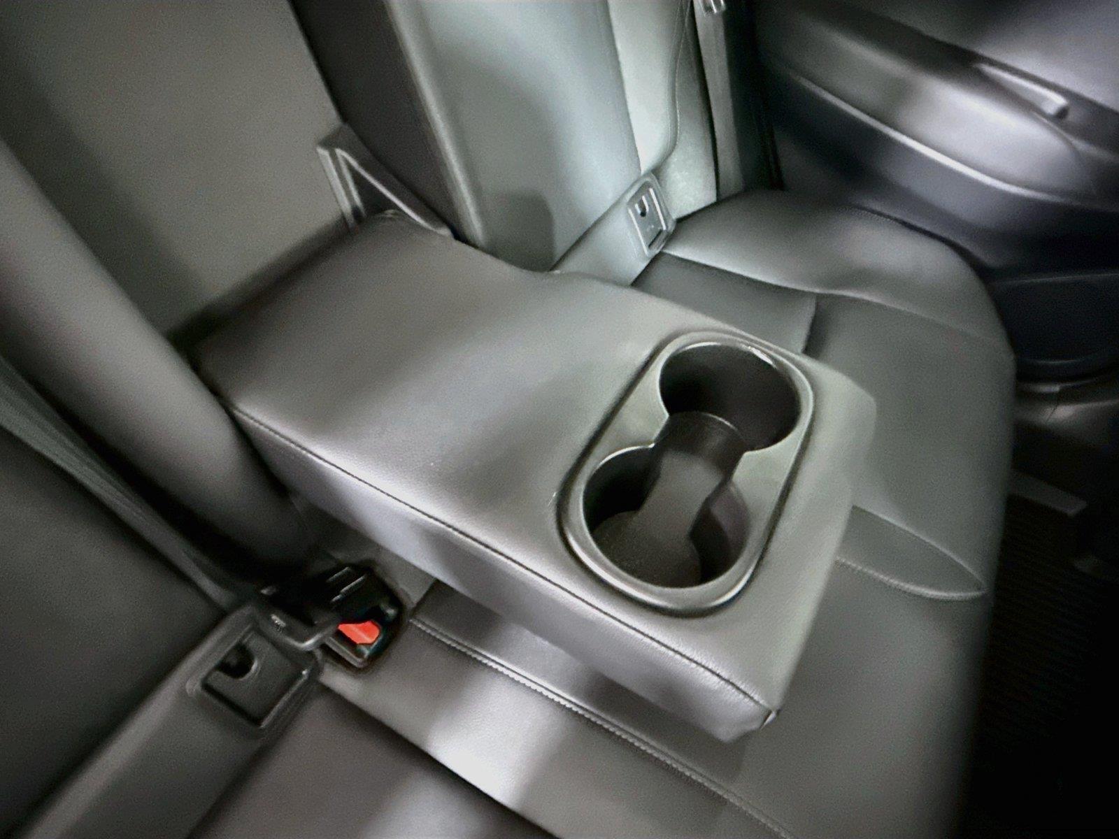 2025 Toyota Corolla Cross XLE photo 36
