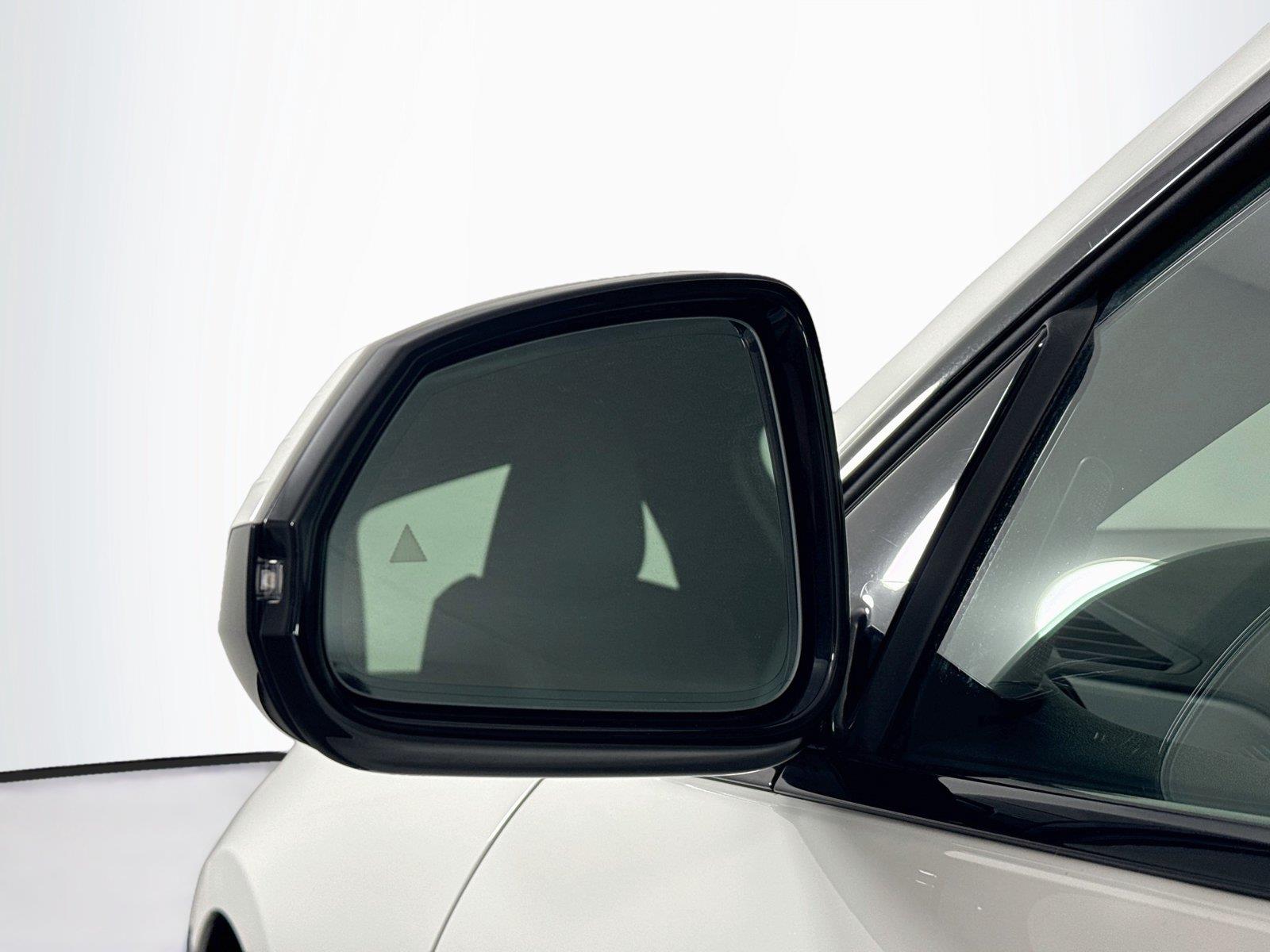 2025 BMW 2 Series 228 xDrive photo 4