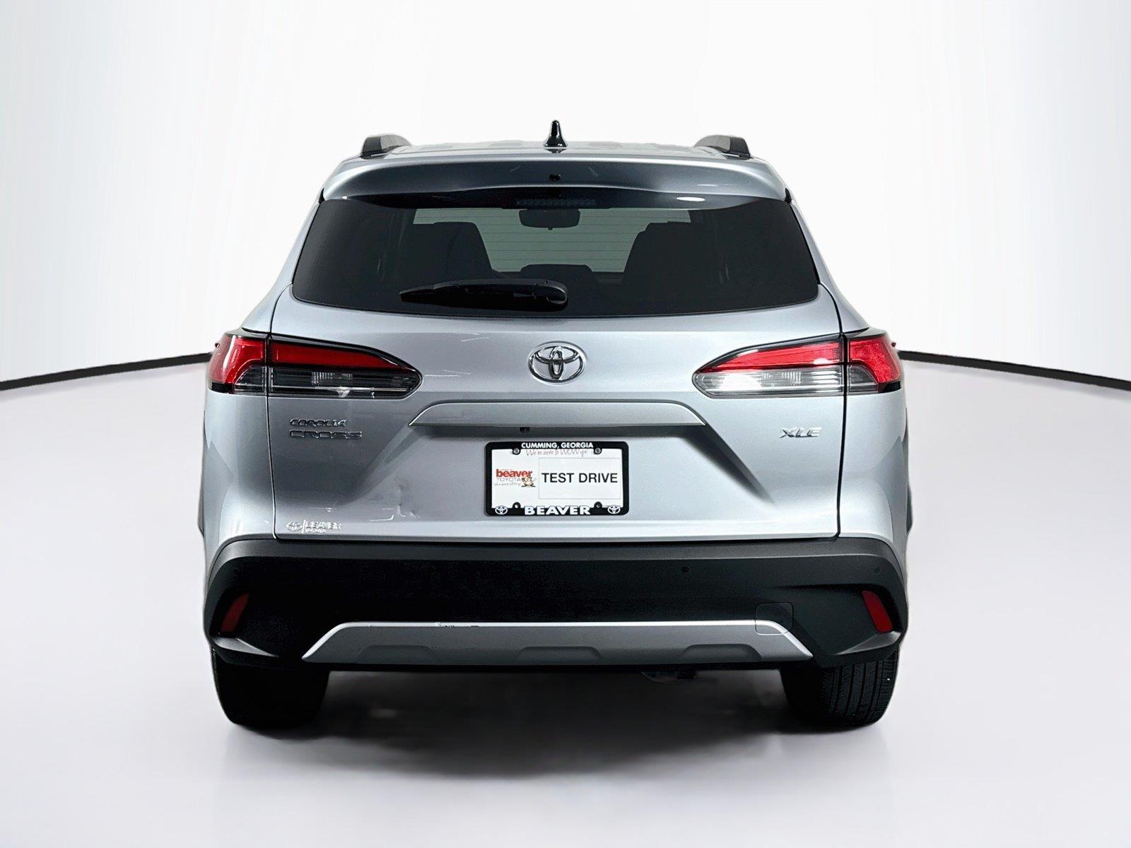 2025 Toyota Corolla Cross XLE photo 10