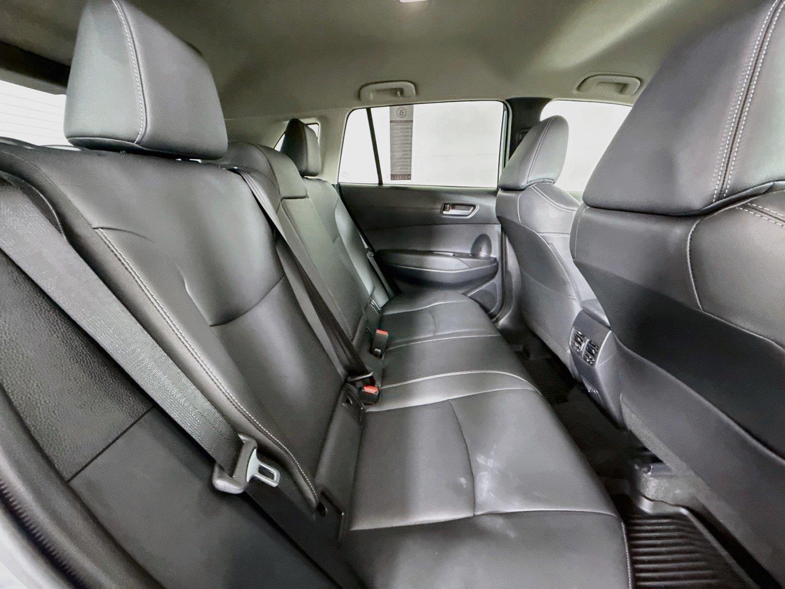 2025 Toyota Corolla Cross XLE photo 37