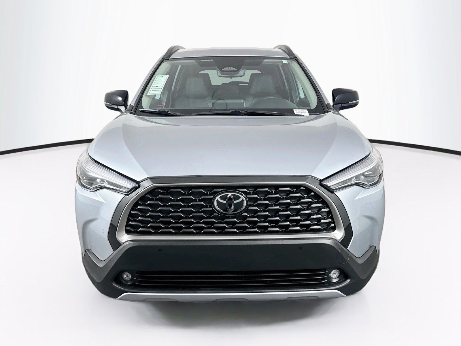 2025 Toyota Corolla Cross XLE photo 7