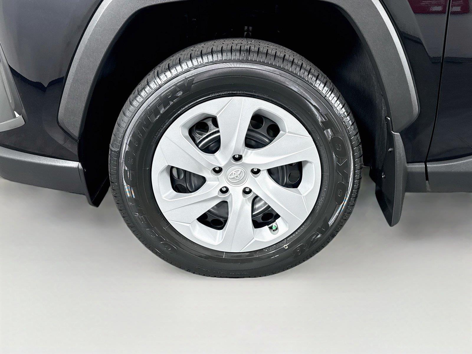 2024 Toyota RAV4 LE photo 39
