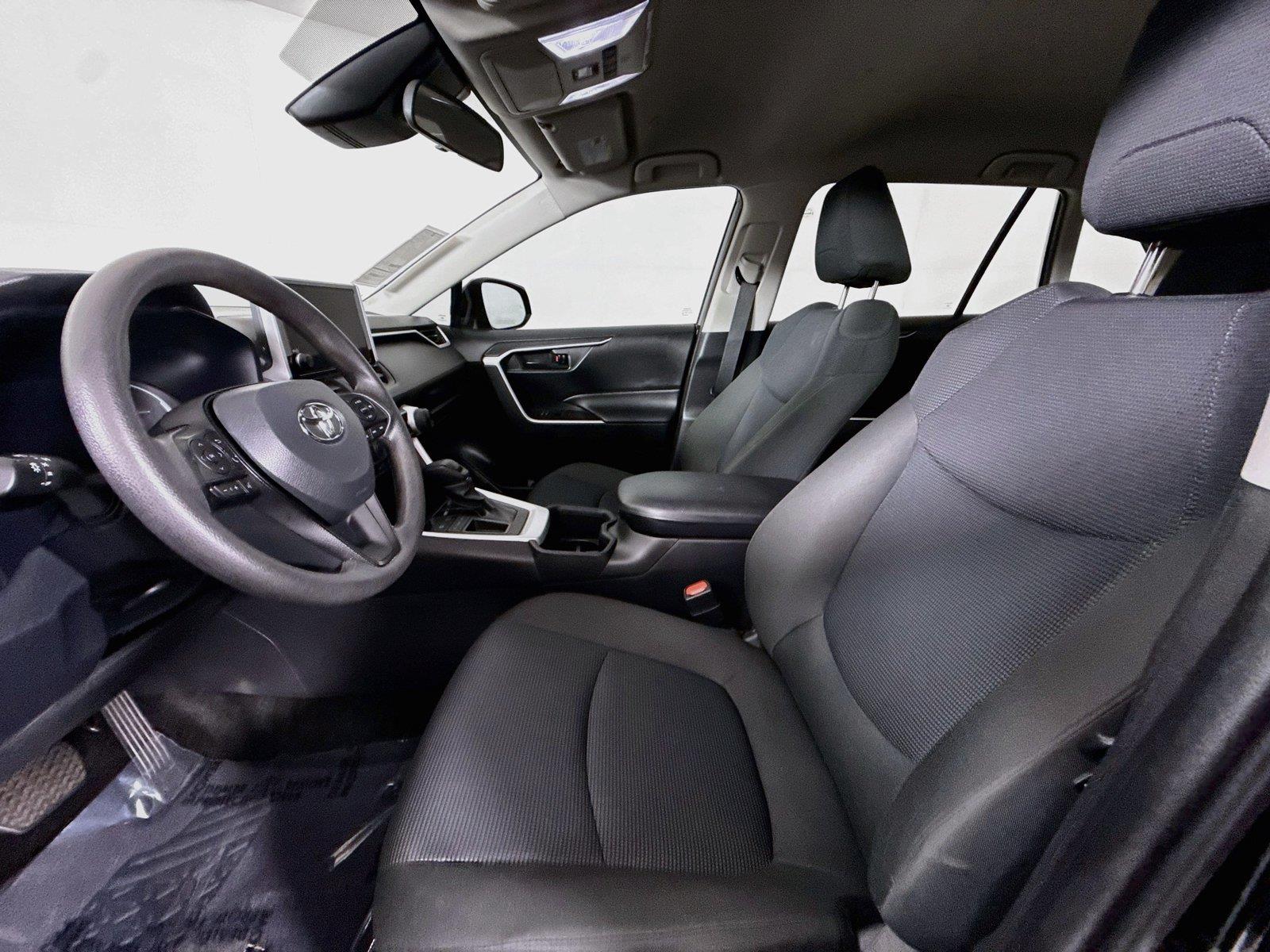 2024 Toyota RAV4 LE photo 2