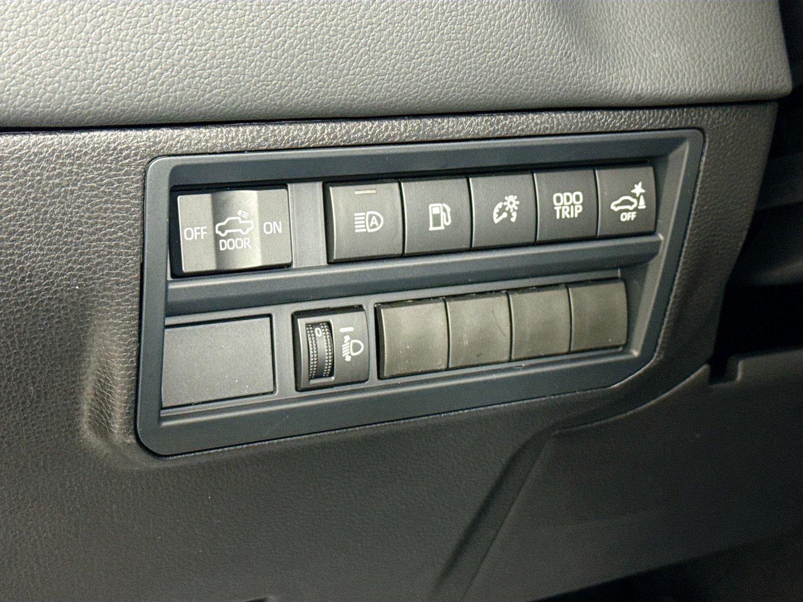2026 Toyota Tundra Limited HV photo 17