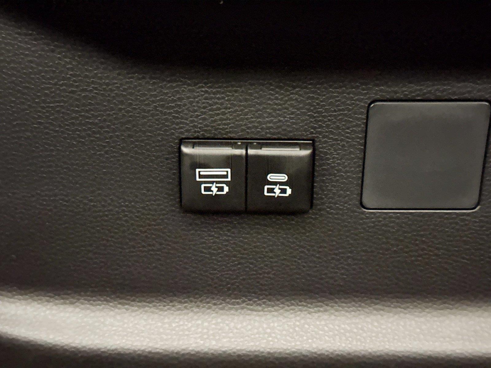2026 Toyota Tundra Limited HV photo 39