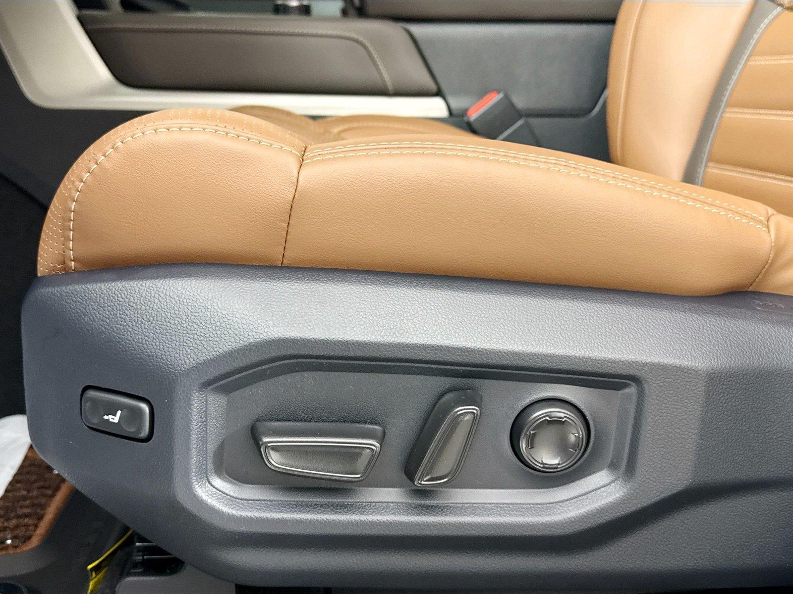 2026 Toyota Tundra 1794 Edition HV photo 30