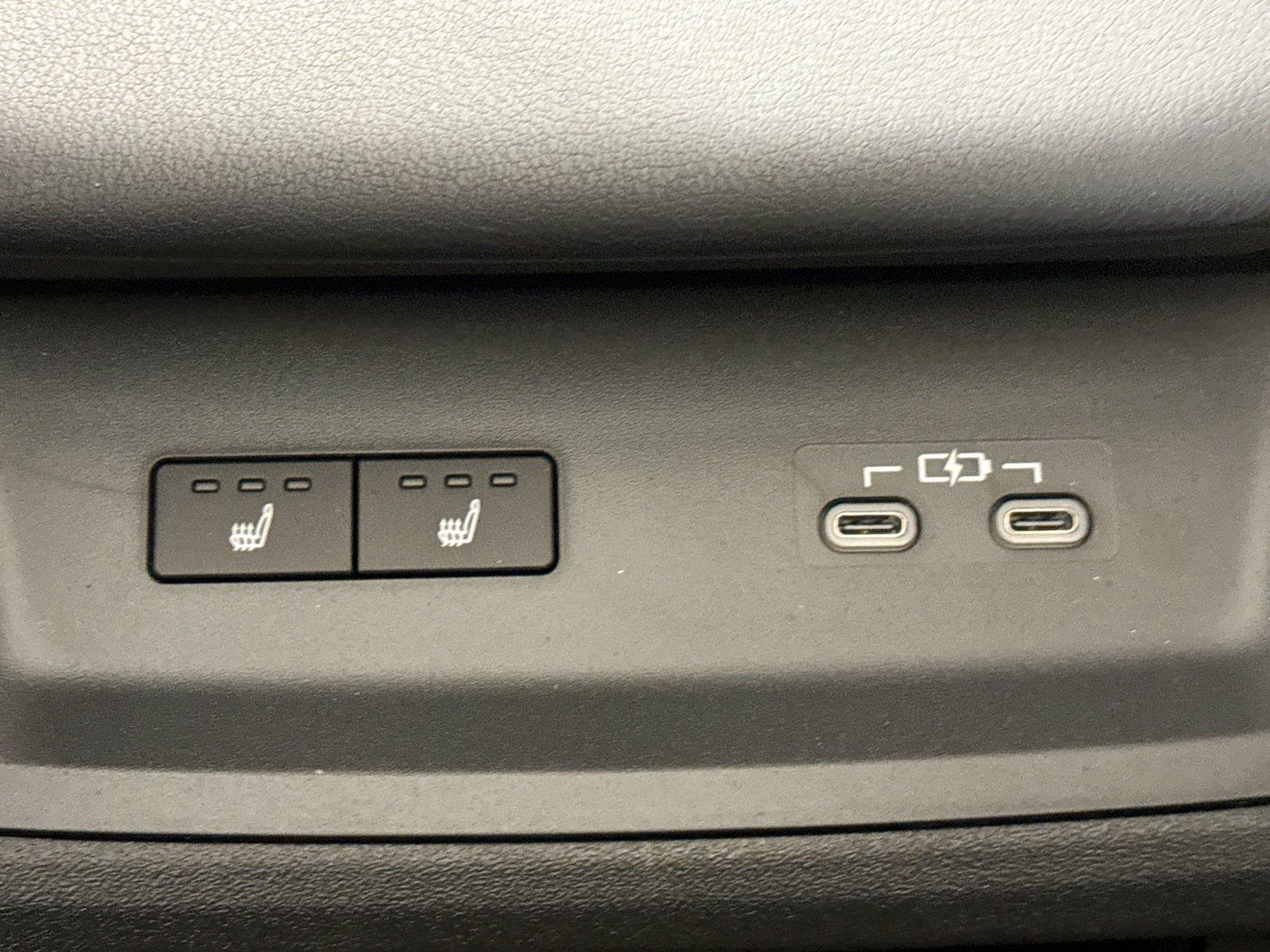 2026 Toyota bZ Woodland Premium photo 37