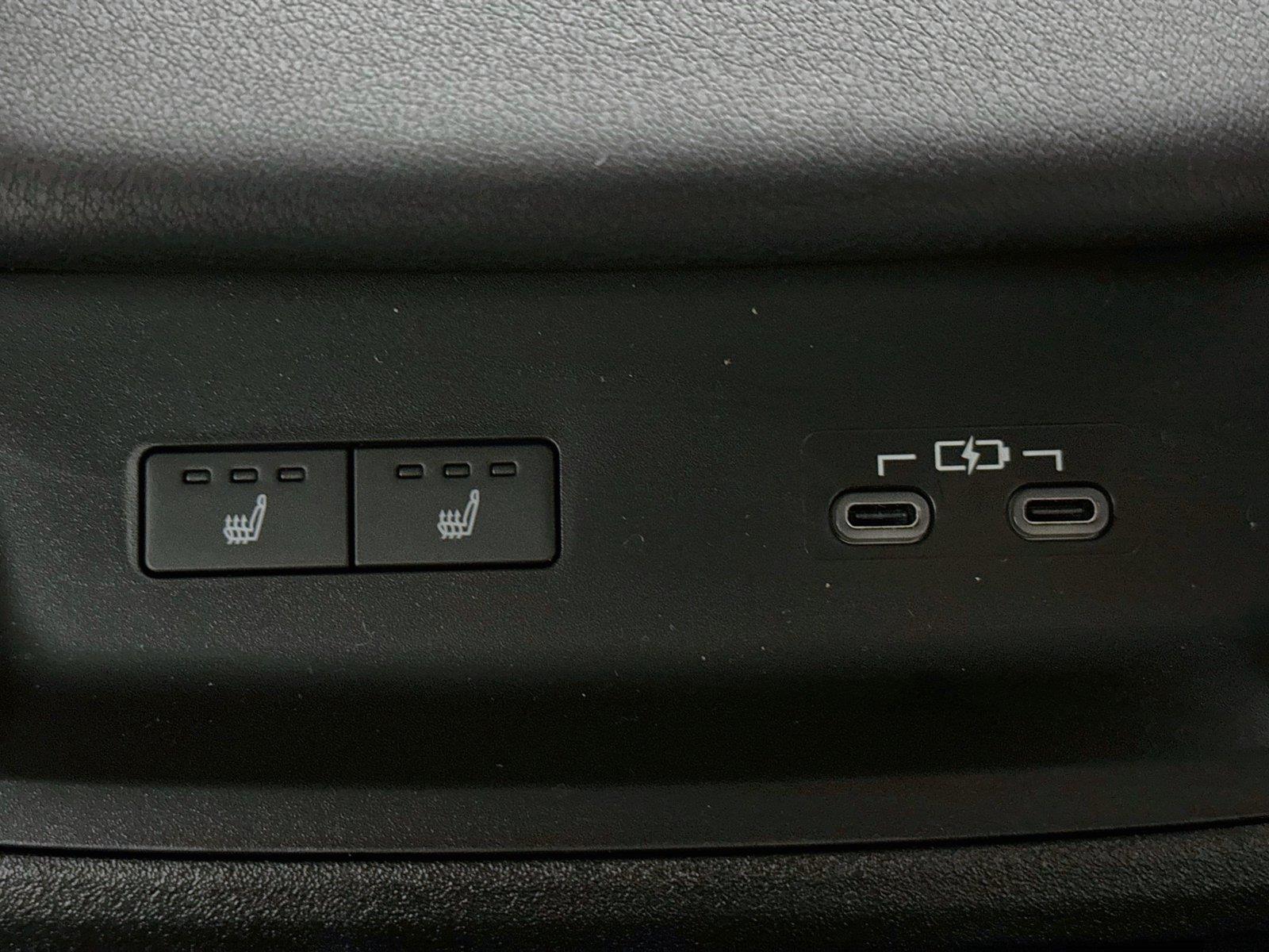 2026 Toyota bZ Woodland photo 36
