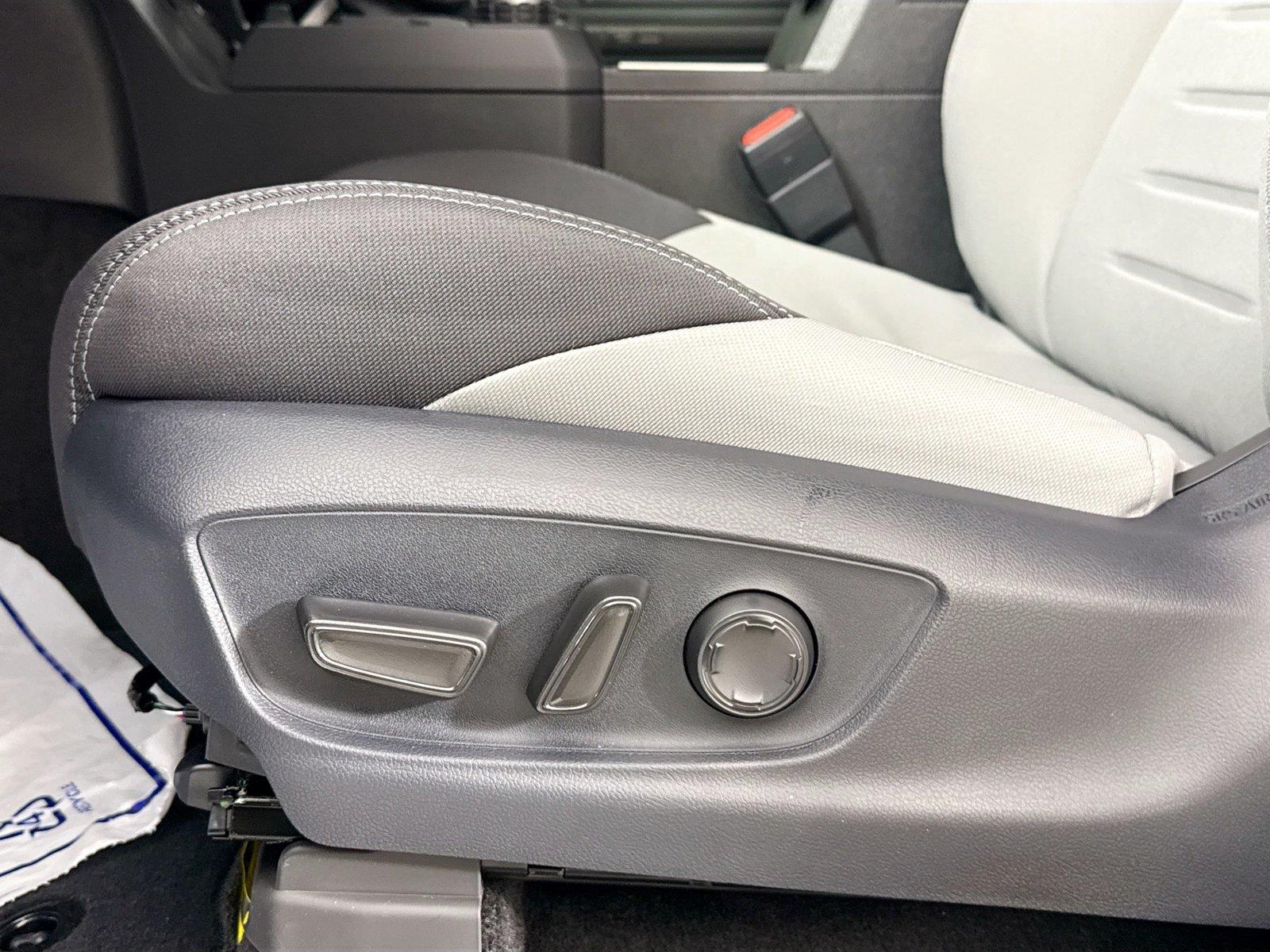 2026 Toyota Tacoma TRD Sport photo 32