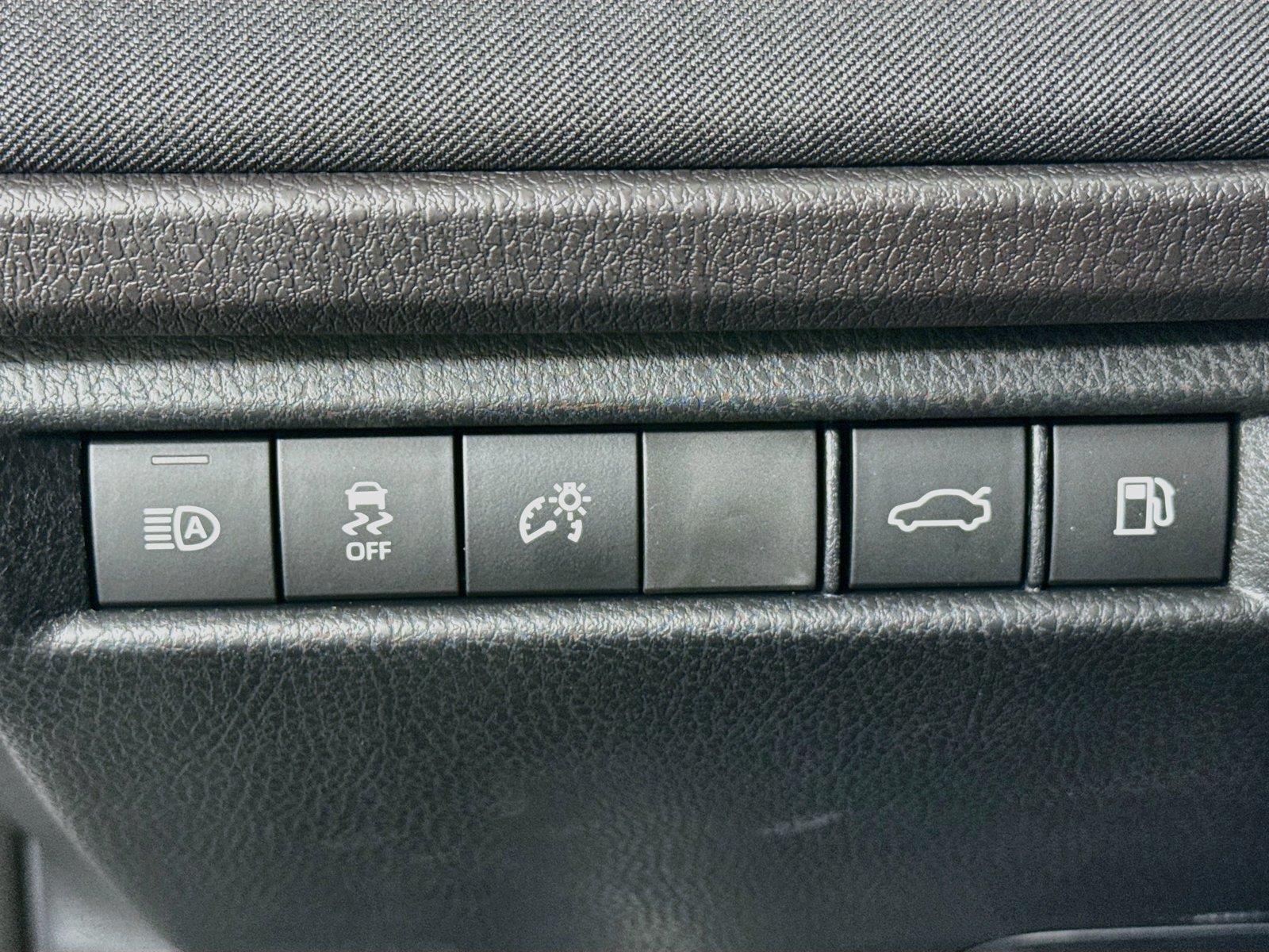 2026 Toyota Camry LE photo 12