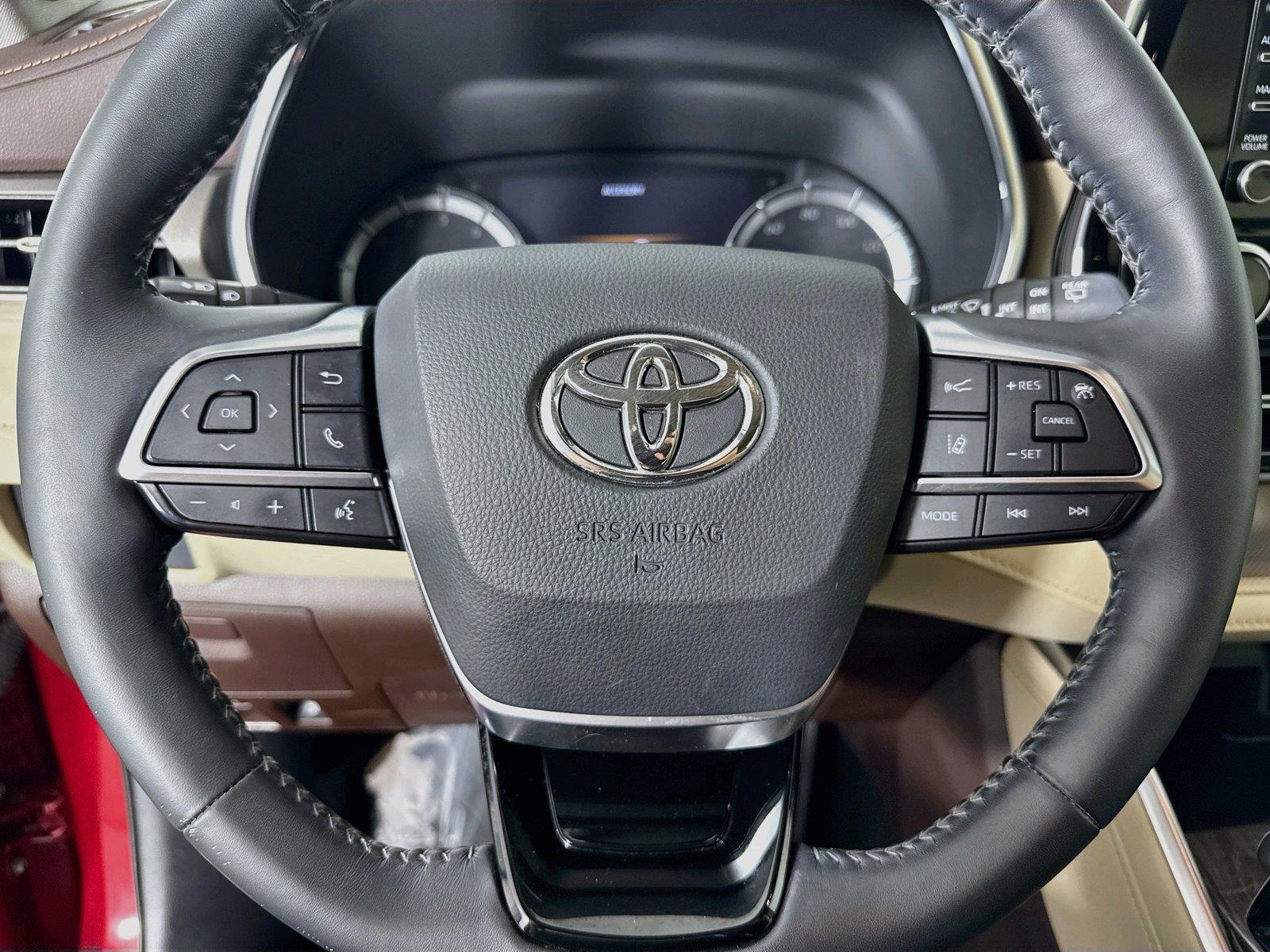 2021 Toyota Highlander Limited photo 16