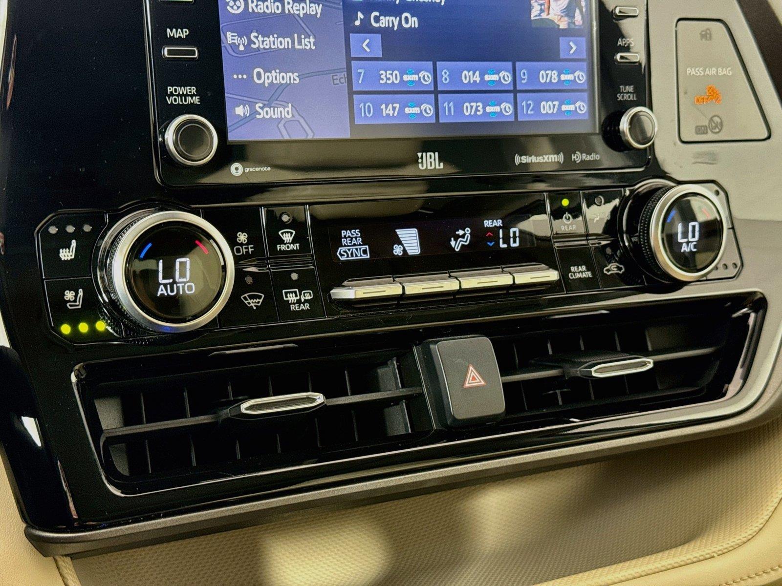 2021 Toyota Highlander Limited photo 26