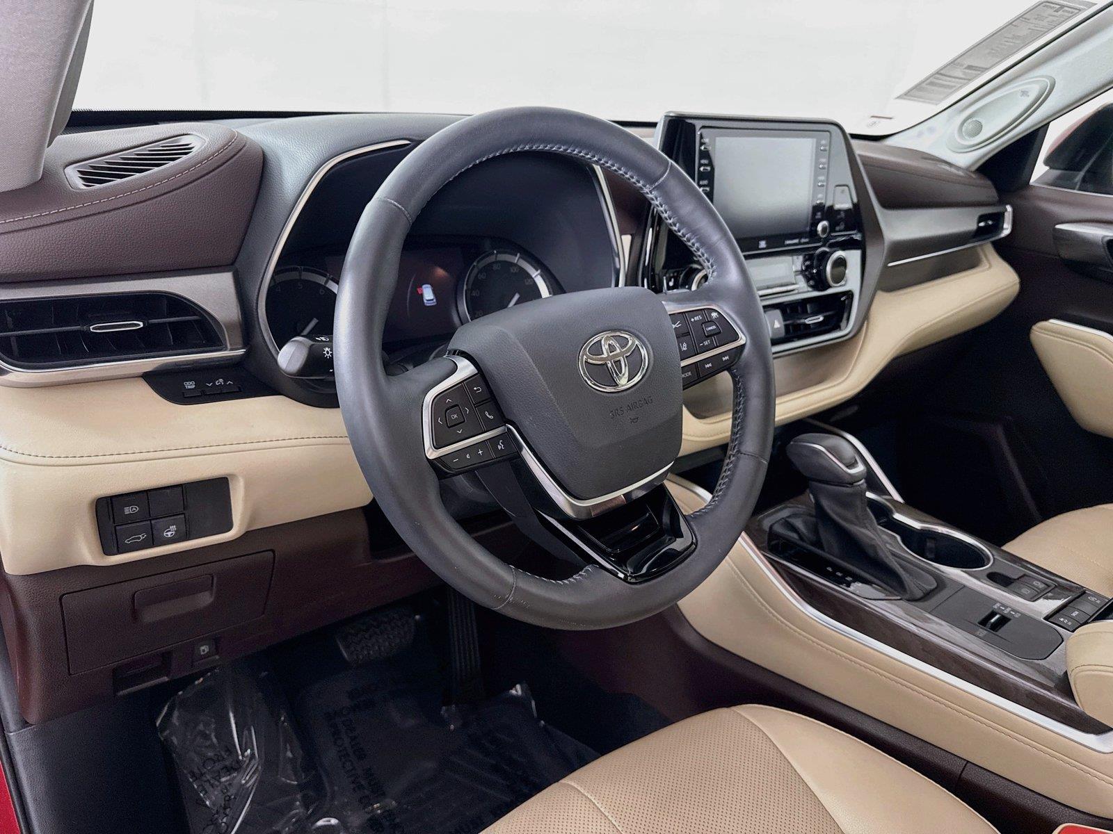 2021 Toyota Highlander Limited photo 3