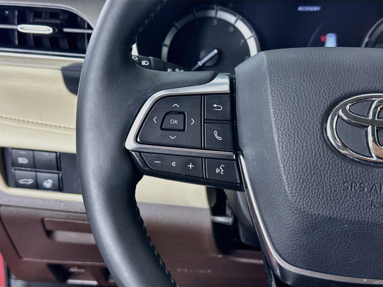 2021 Toyota Highlander Limited photo 17