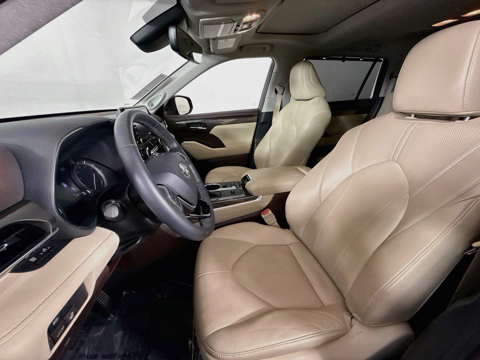 2021 Toyota Highlander Limited photo 2