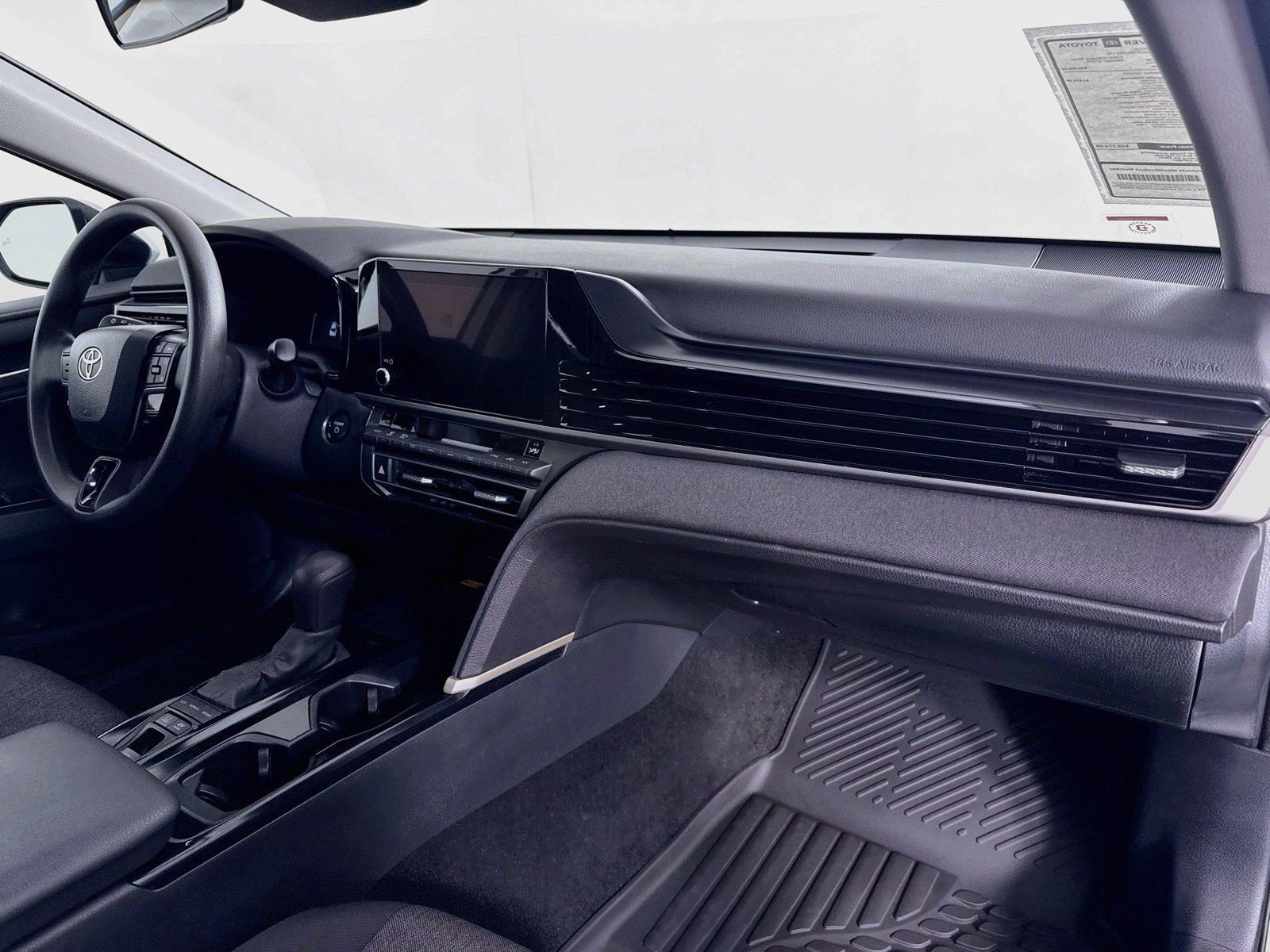 2025 Toyota Camry LE photo 38