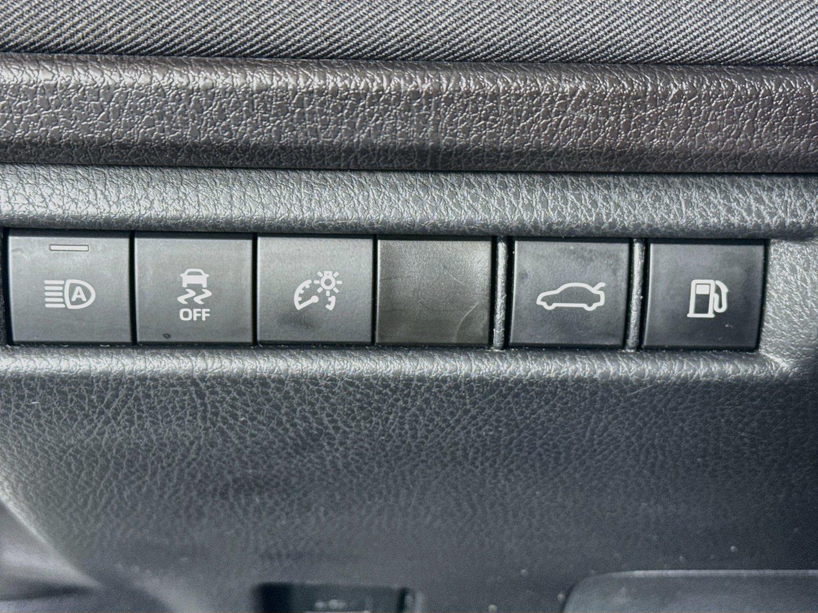 2025 Toyota Camry LE photo 13