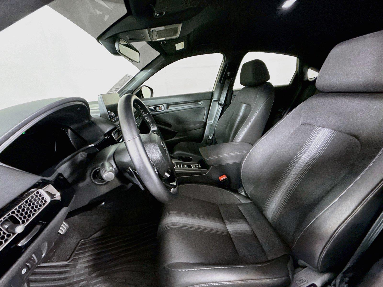 2025 Honda Civic Sport photo 2