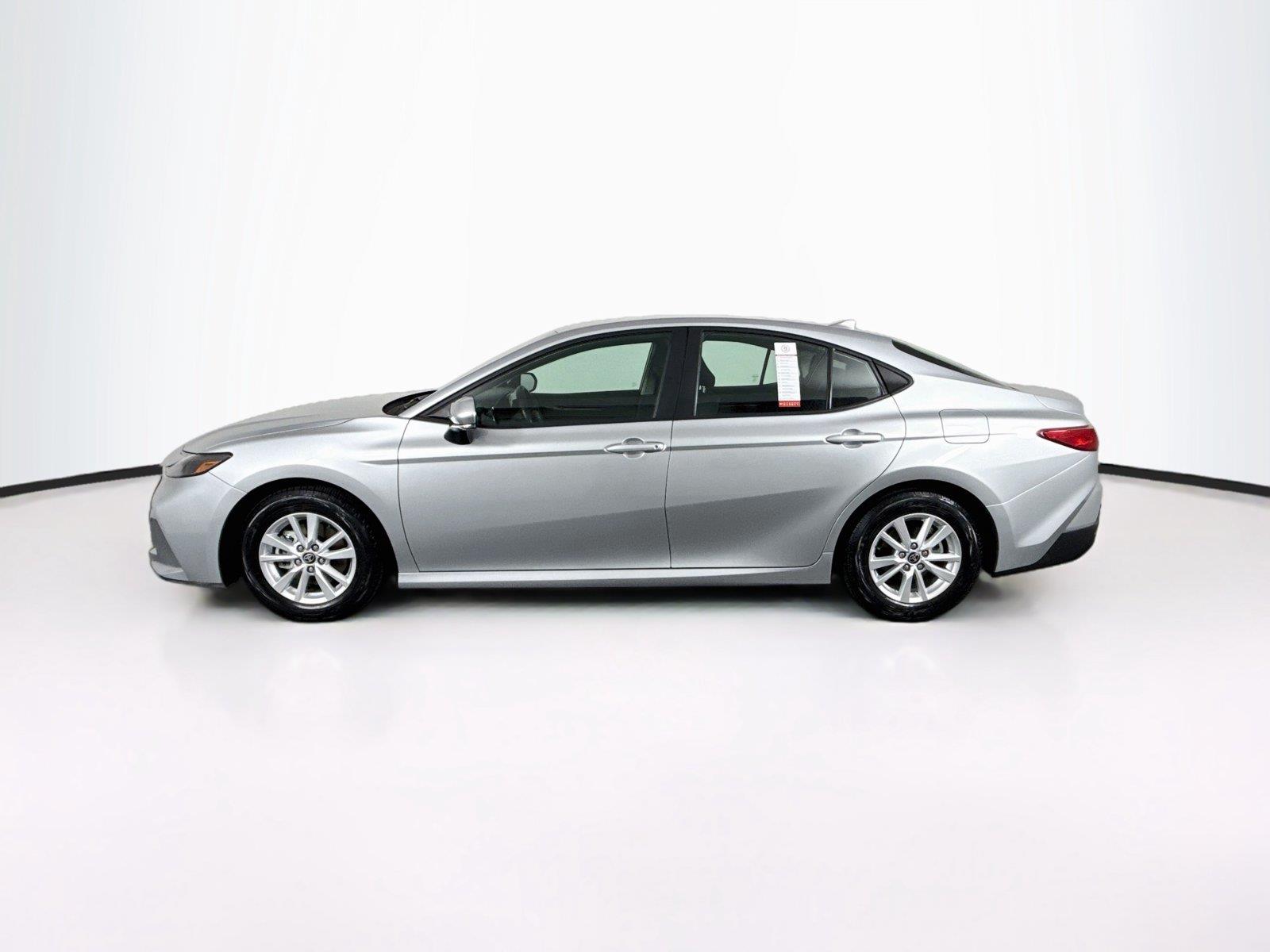 2025 Toyota Camry LE photo 11