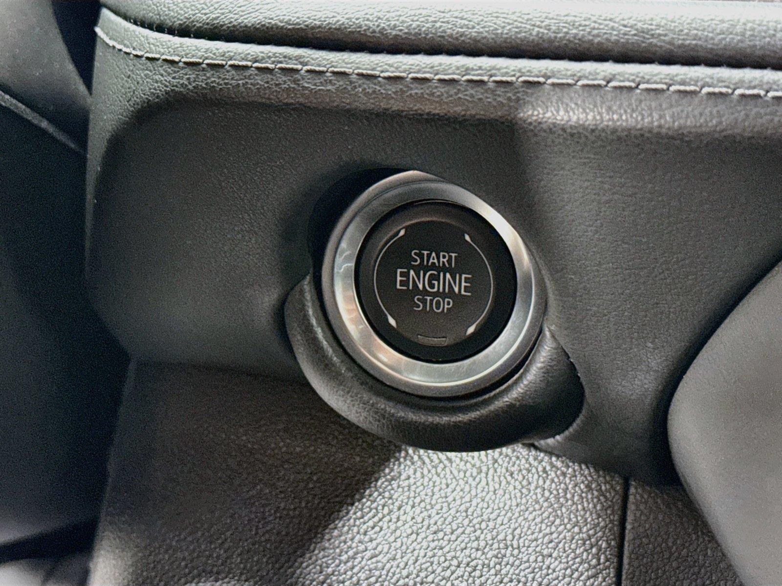 2025 Chevrolet Suburban LT photo 21