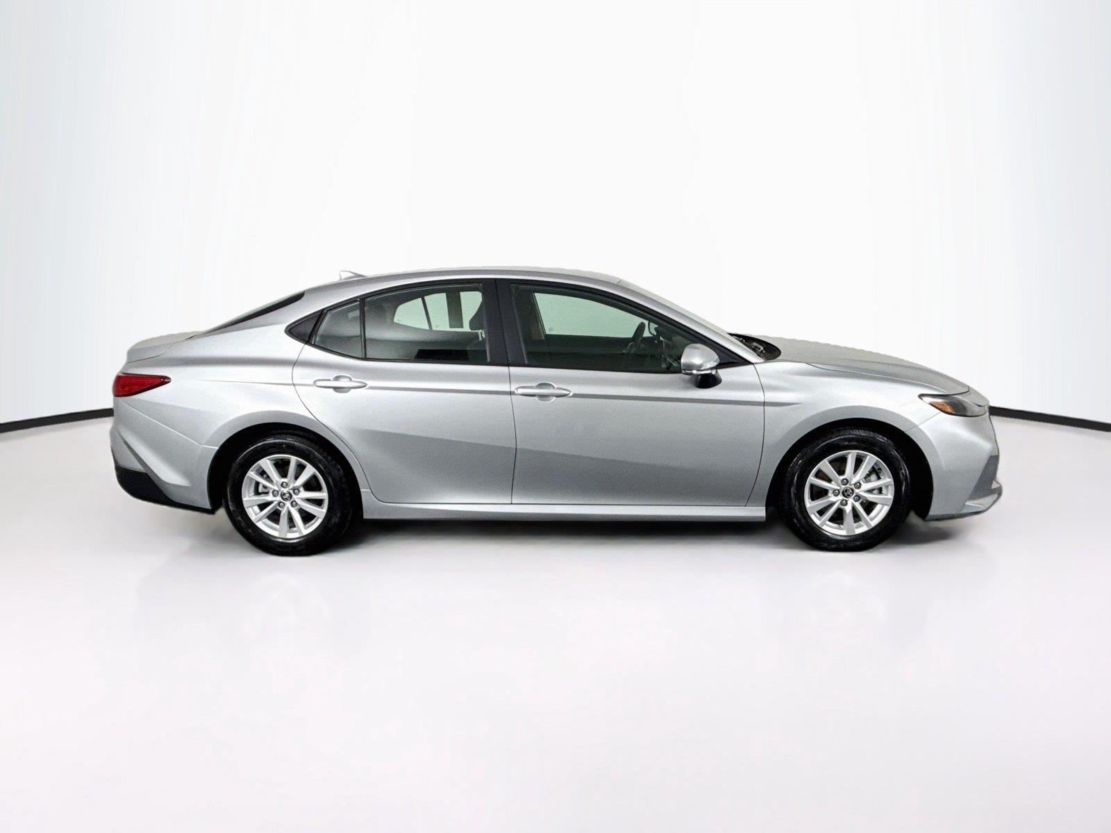 2025 Toyota Camry LE photo 8