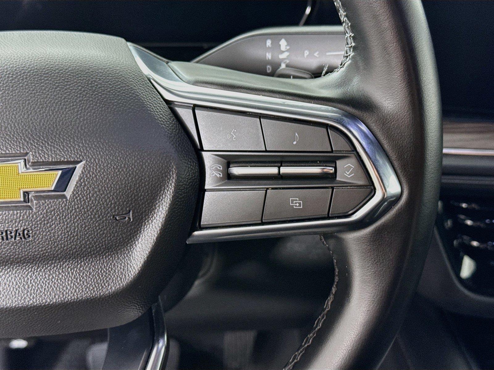 2025 Chevrolet Suburban LT photo 19