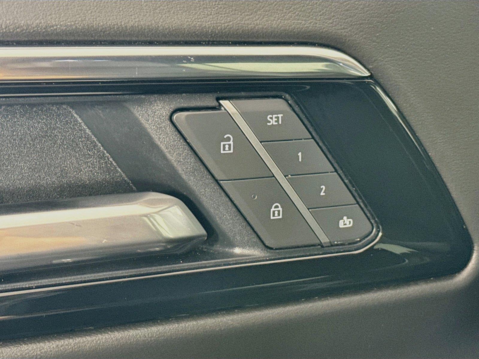 2025 Chevrolet Suburban LT photo 27