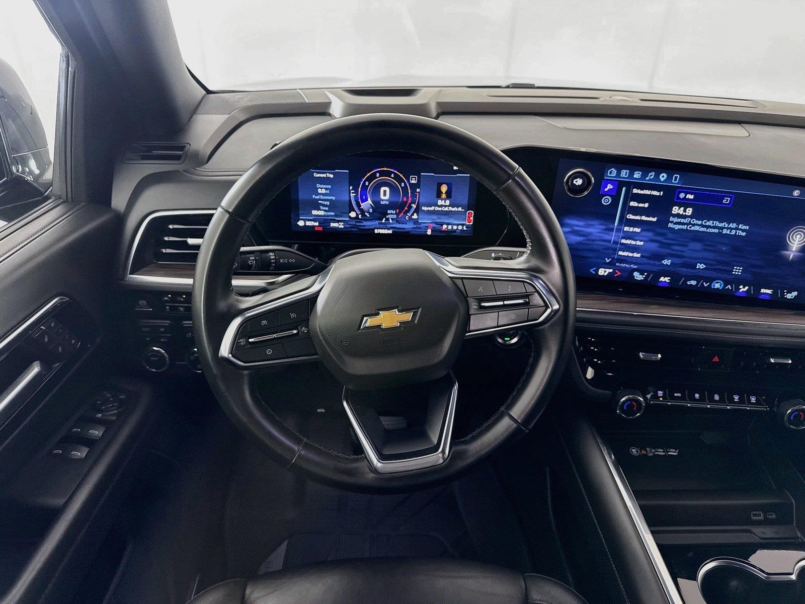 2025 Chevrolet Suburban LT photo 30