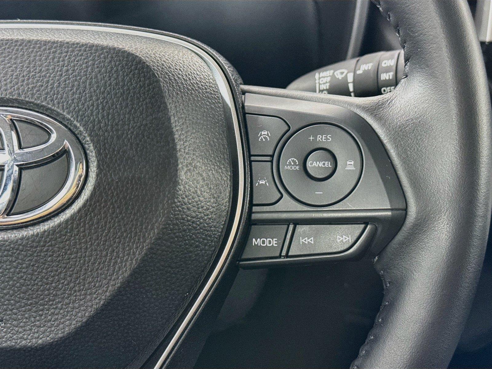 2026 Toyota Corolla Cross XLE photo 19