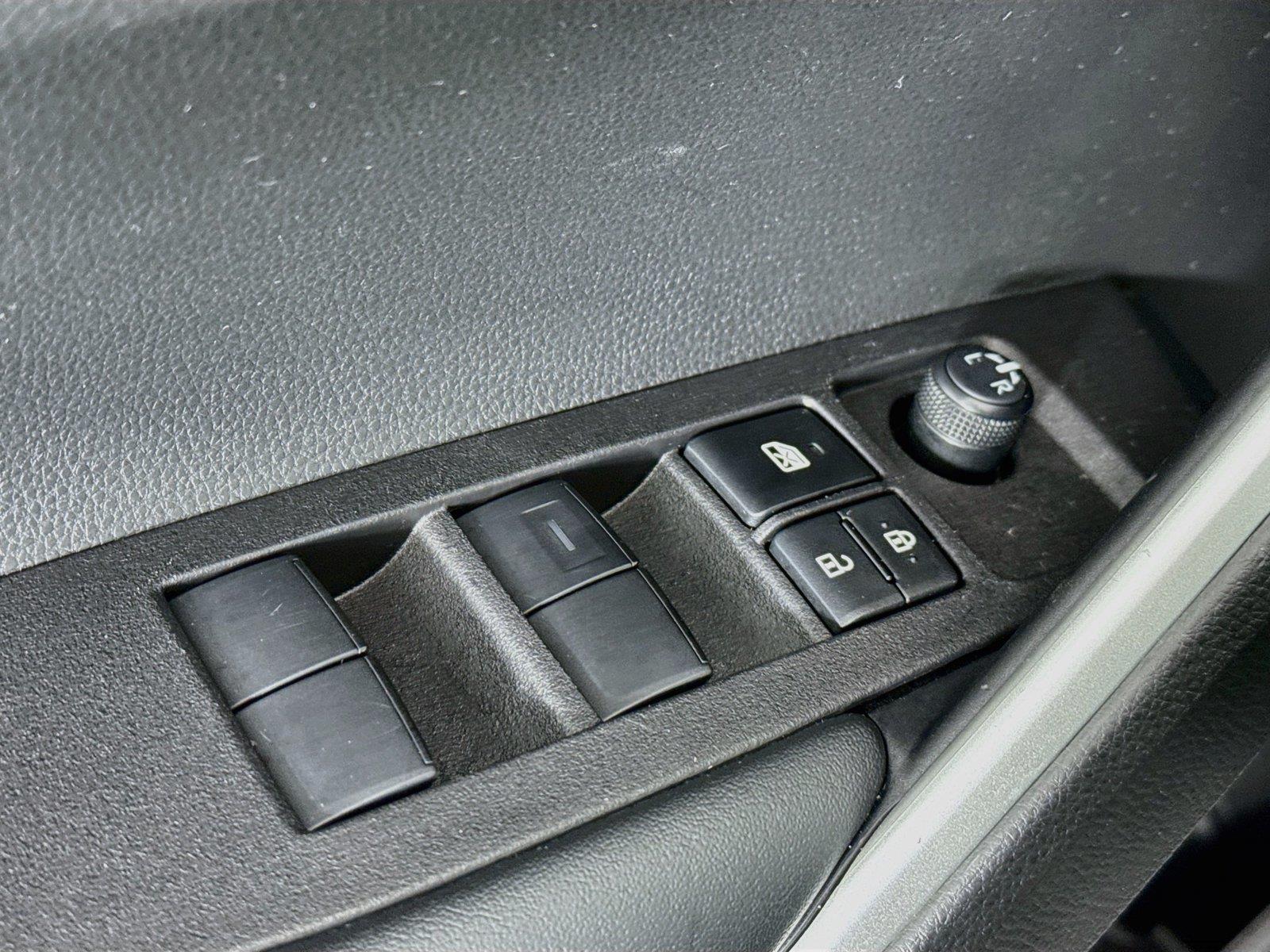 2026 Toyota Corolla Cross XLE photo 27