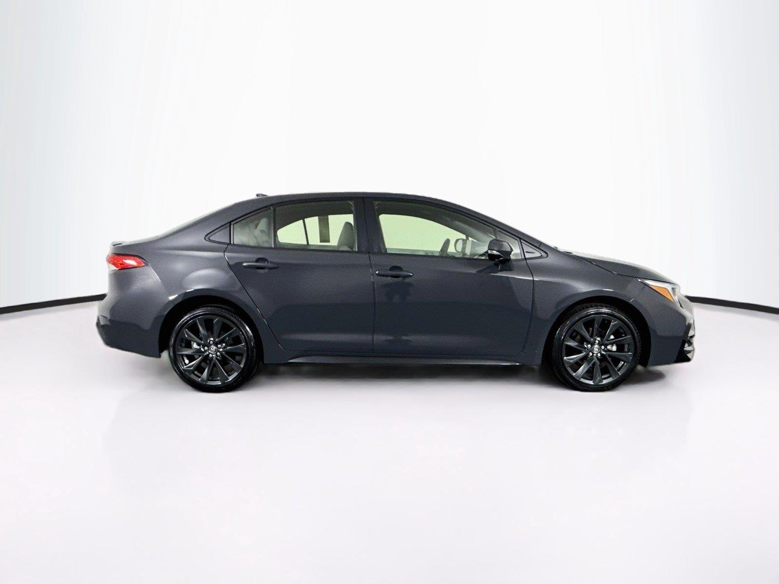 2026 Toyota Corolla Hybrid SE photo 9