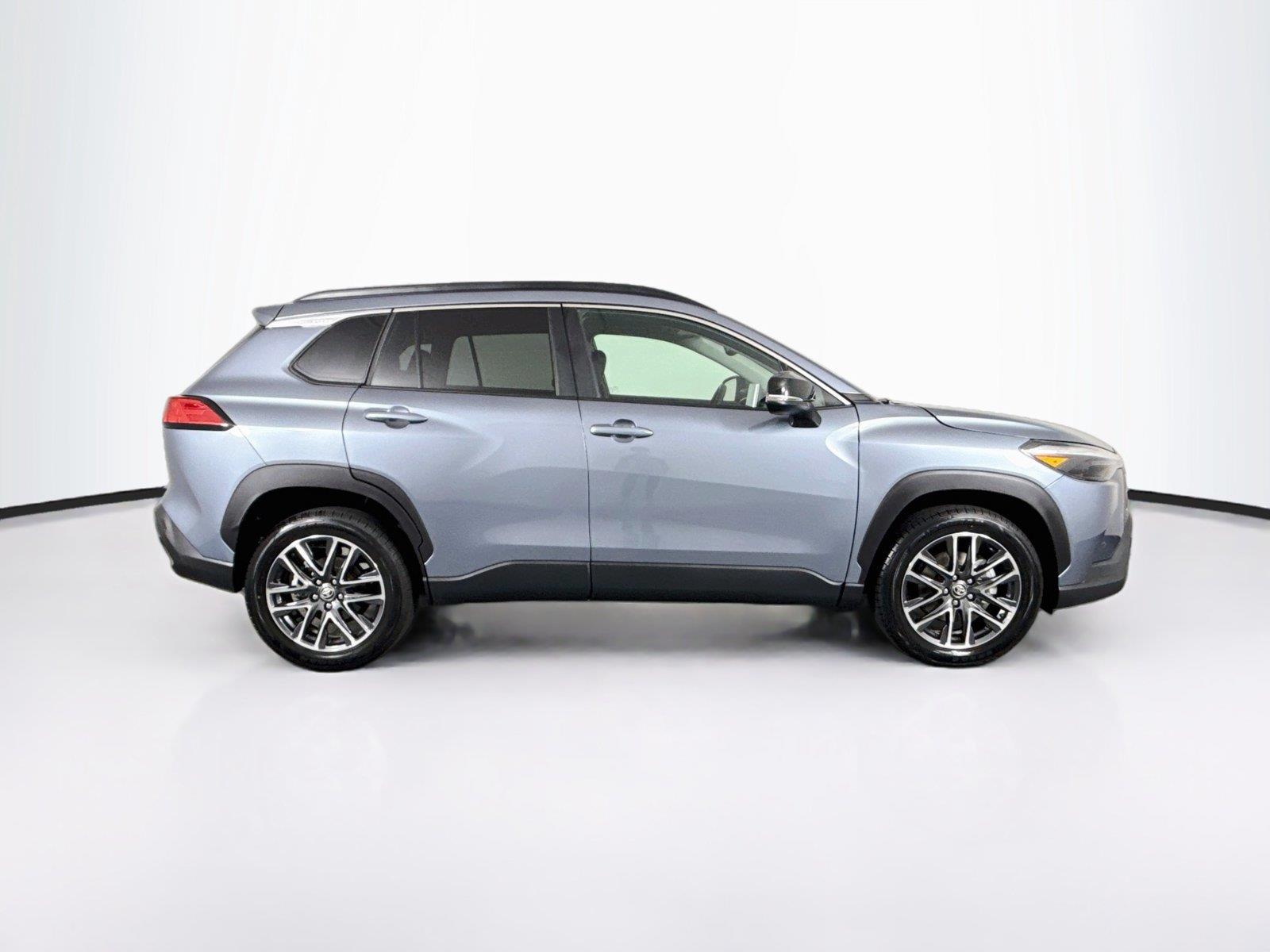 2026 Toyota Corolla Cross XLE photo 10