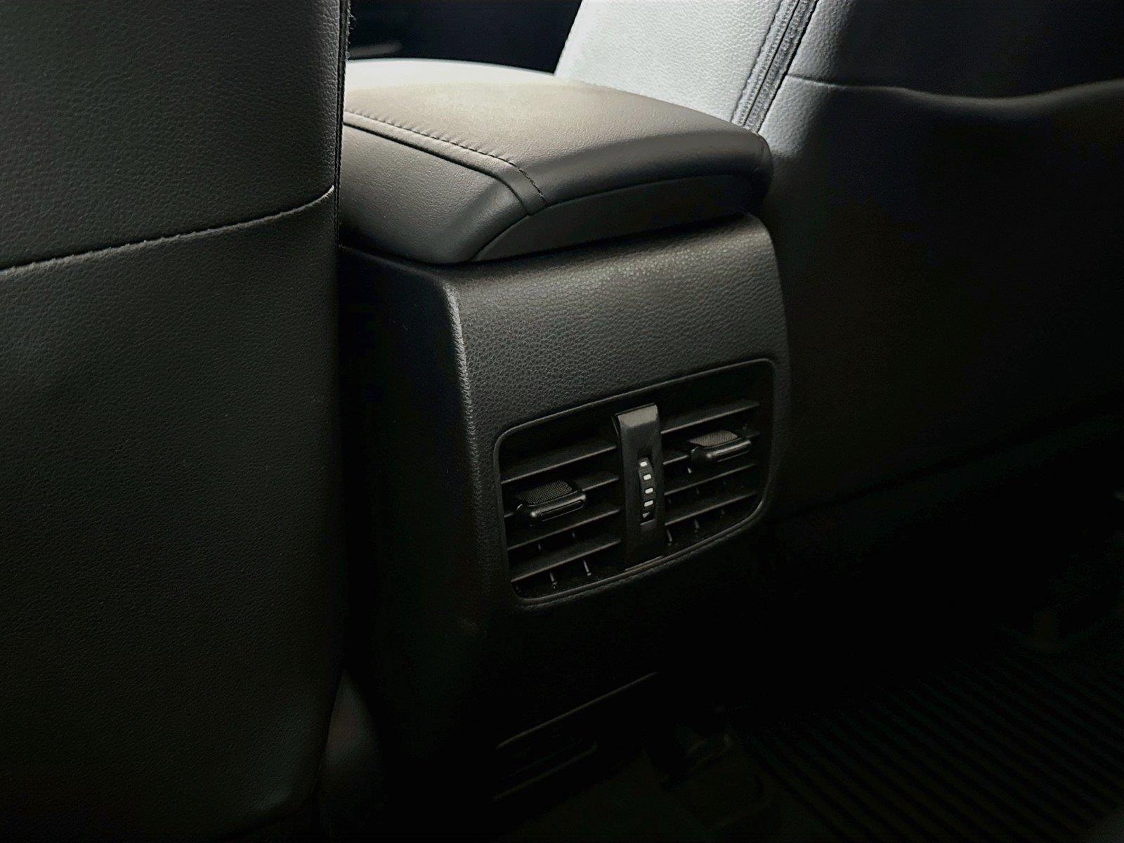 2026 Toyota Corolla Cross XLE photo 33