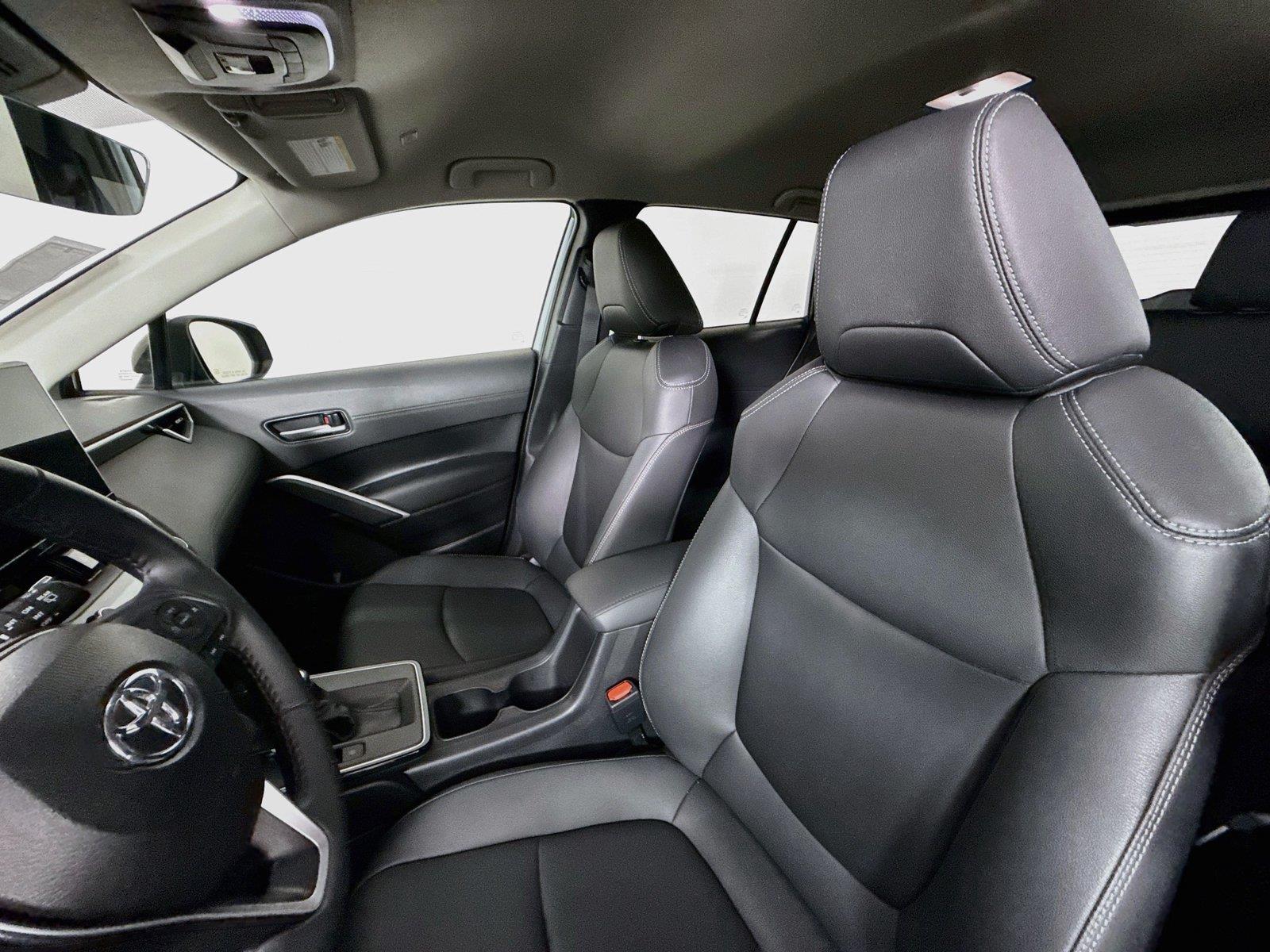 2026 Toyota Corolla Cross XLE photo 2