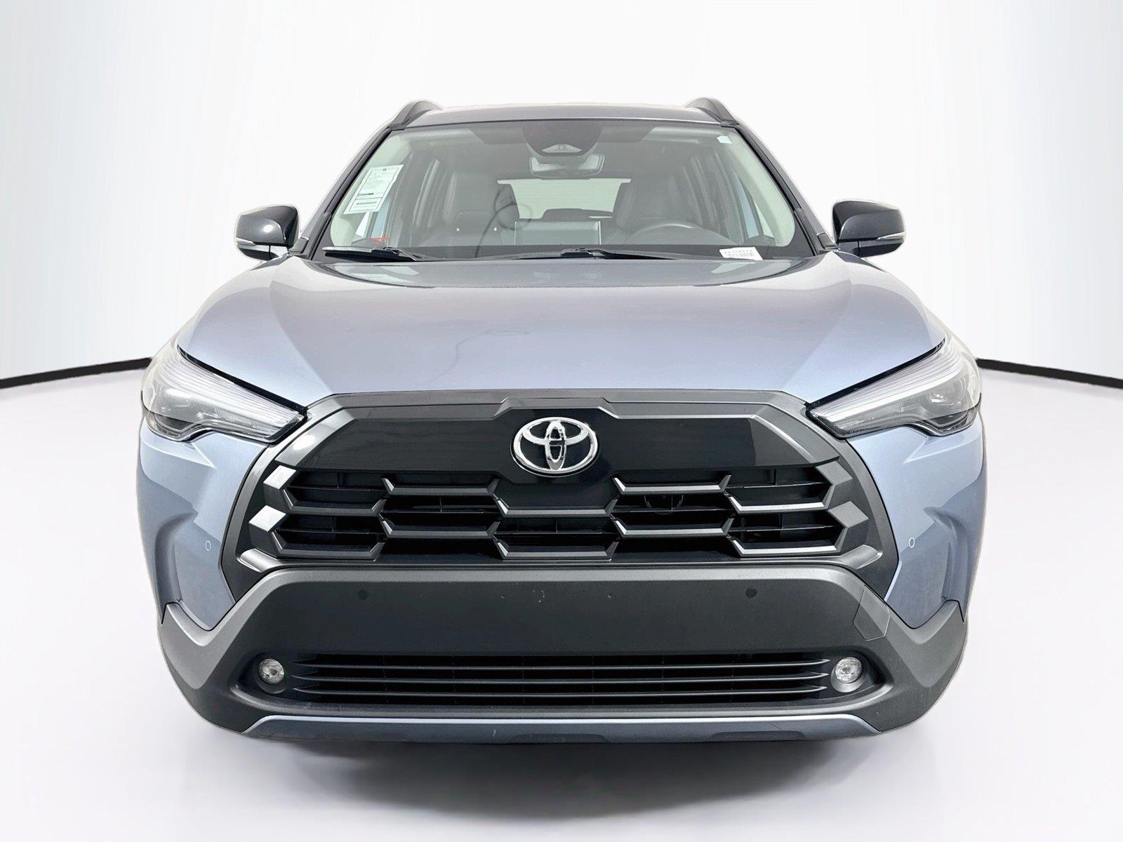 2026 Toyota Corolla Cross XLE photo 8