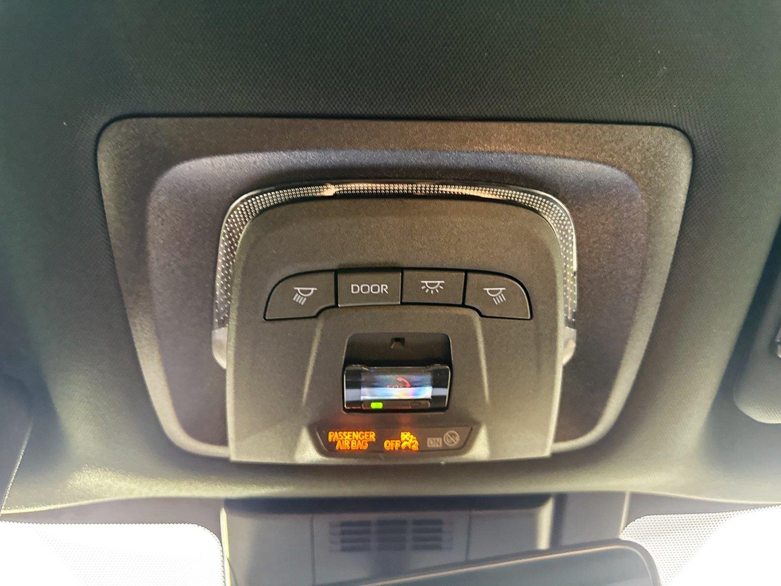 2026 Toyota C-HR SE photo 14