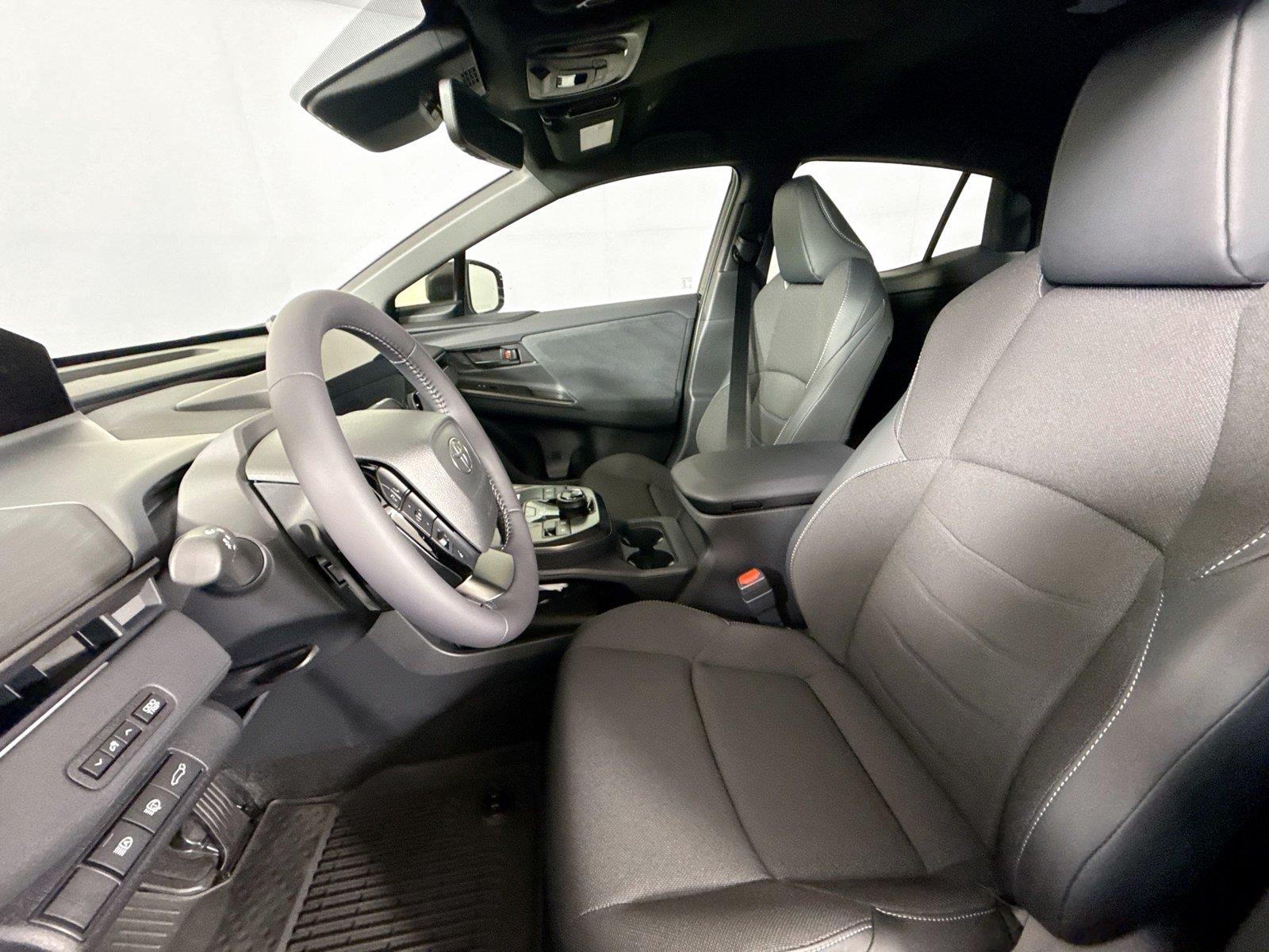 2026 Toyota C-HR SE photo 12