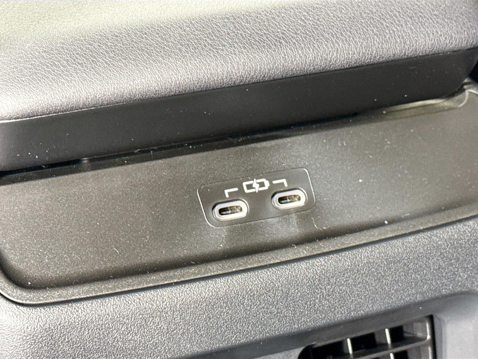 2026 Toyota C-HR SE photo 39