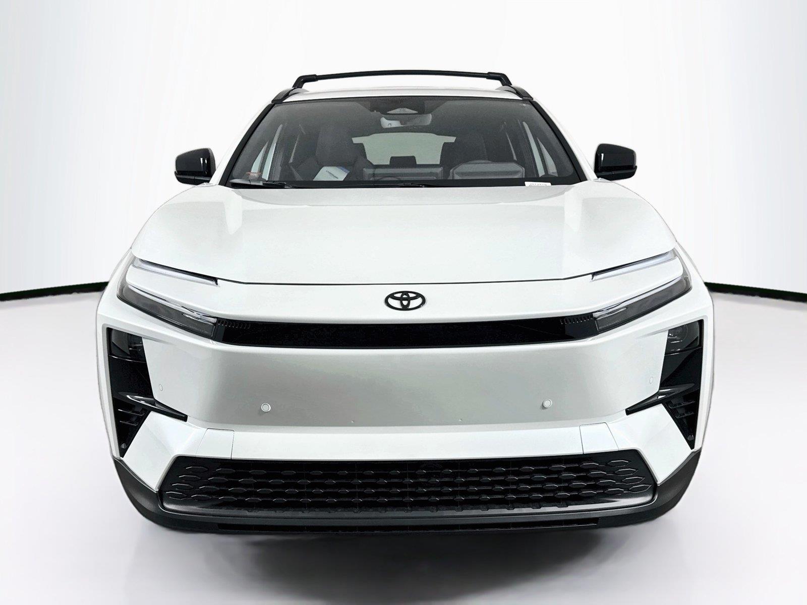 2026 Toyota C-HR SE photo 3