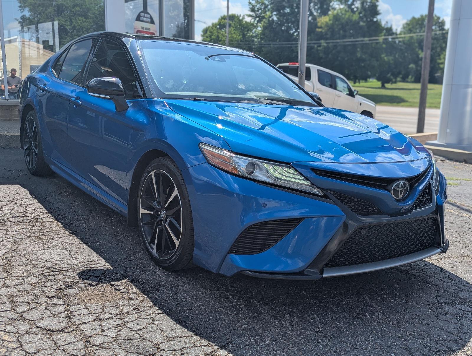 Blue Crush Metallic 2018 Toyota Camry Sedan Front-Wheel Drive 8-Speed Automatic