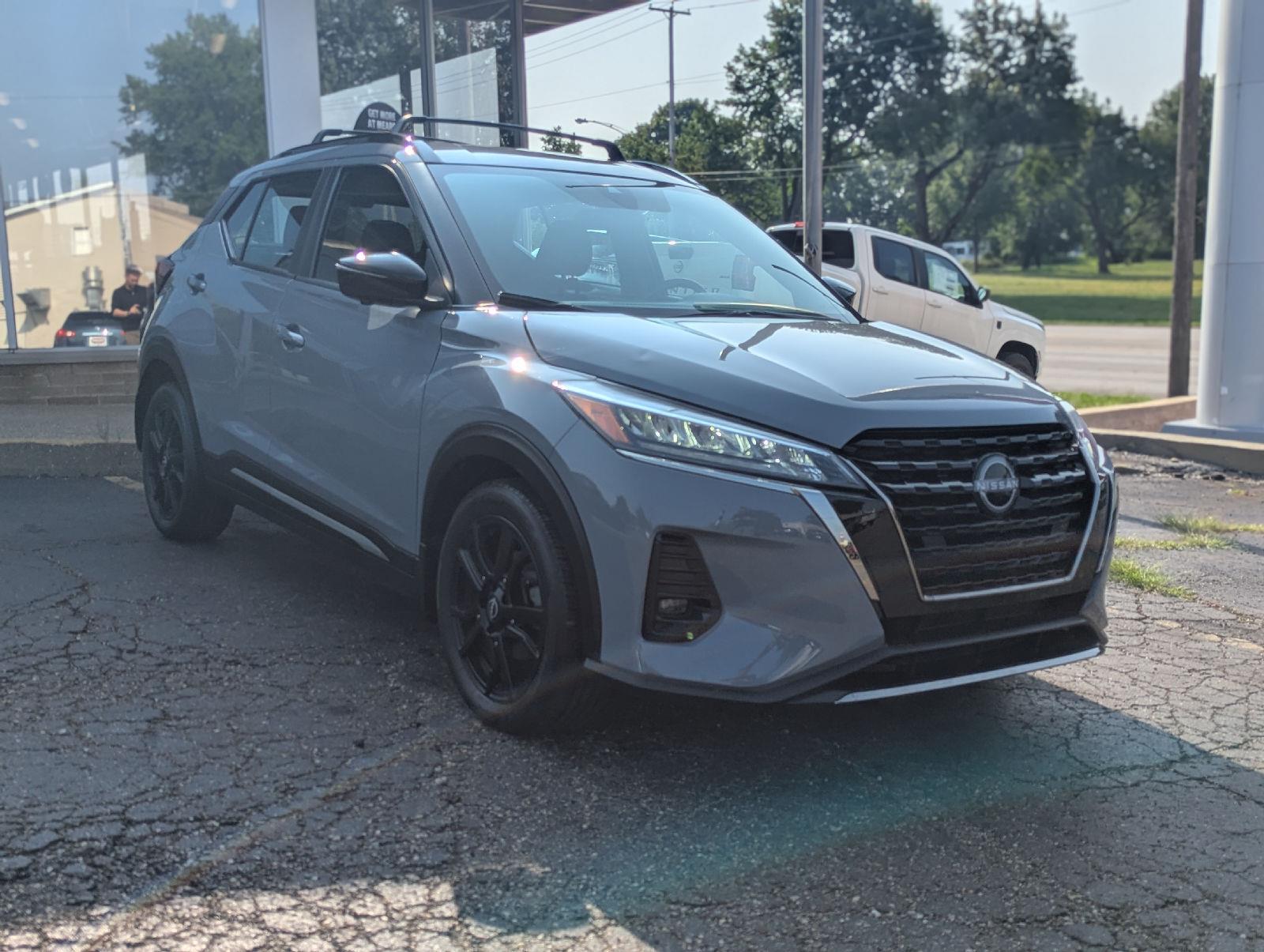 2023 Nissan Kicks SR FWD