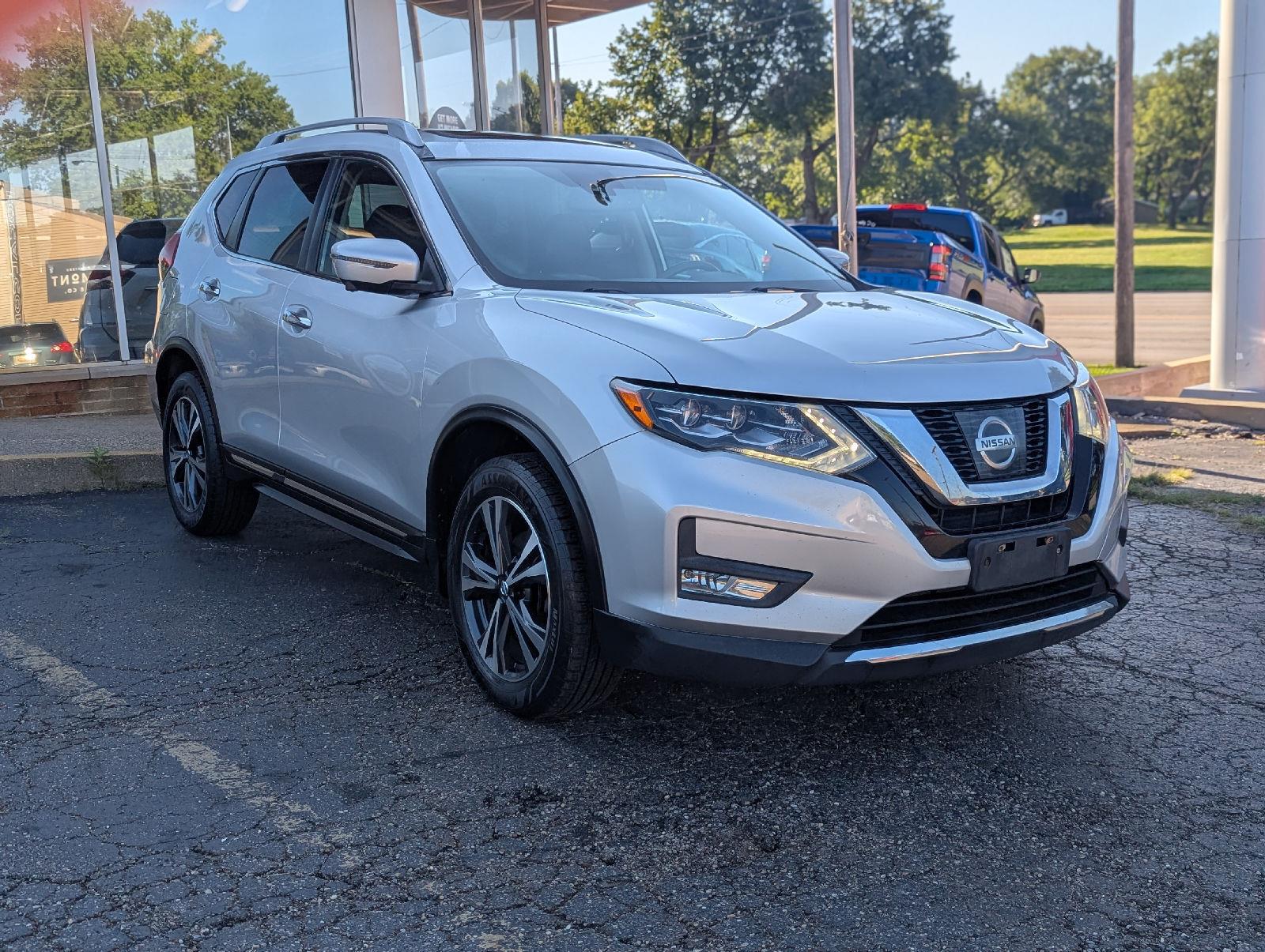 Brilliant Silver 2017 Nissan Rogue SUV / Crossover All-Wheel Drive Continuously Variable Transmission