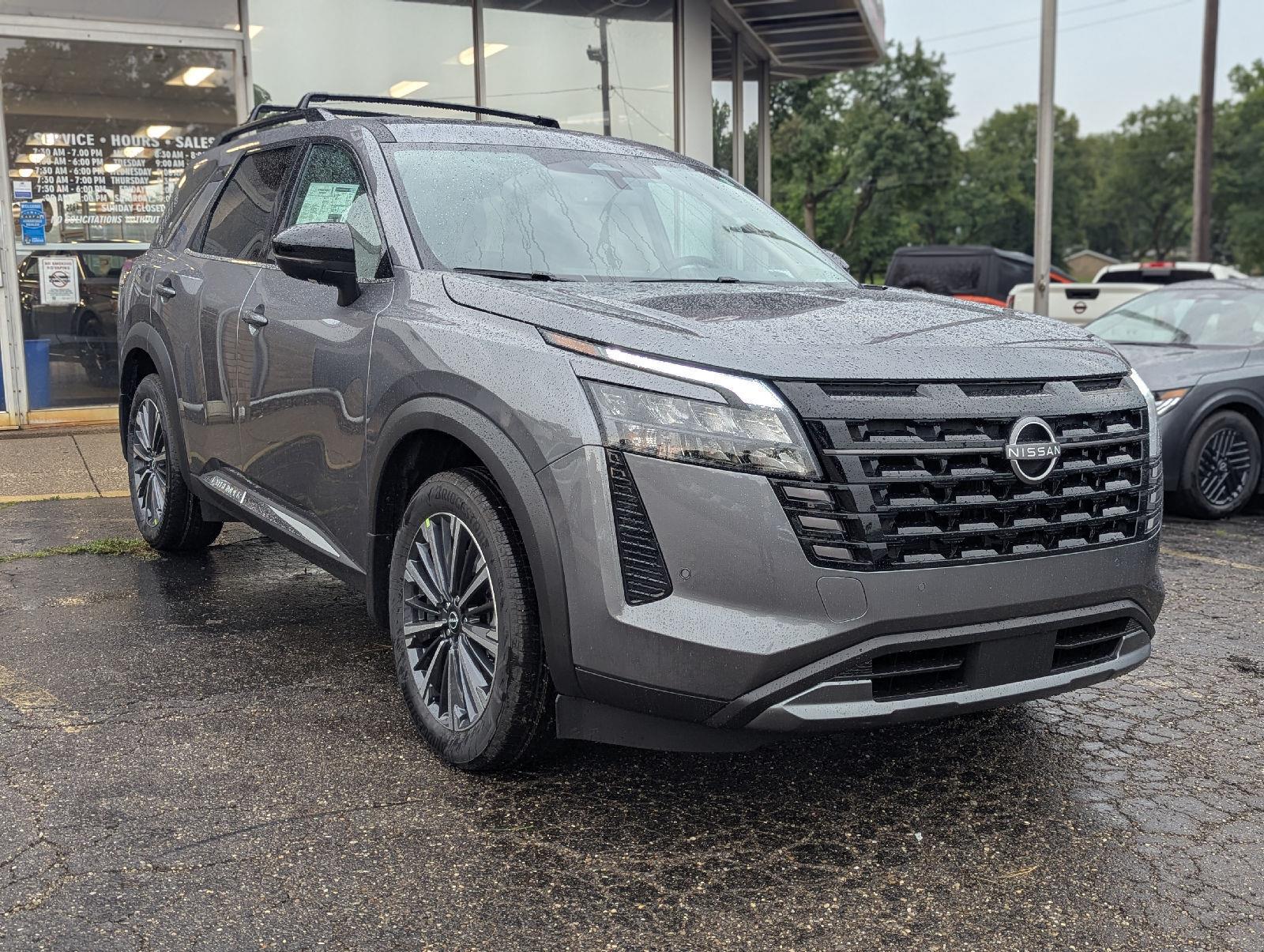 Gray (Gun Metallic) 2026 Nissan Pathfinder SUV / Crossover All-Wheel Drive Automatic