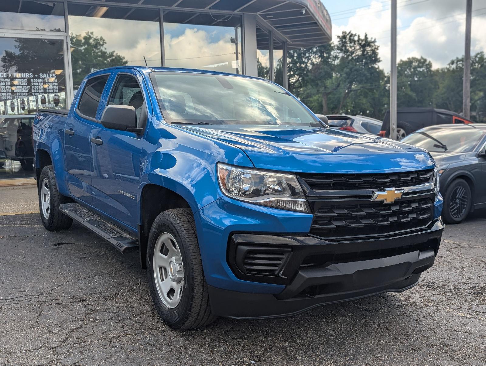 Bright Blue Metallic 2022 Chevrolet Colorado Pickup Truck Four-Wheel Drive 8-Speed Automatic