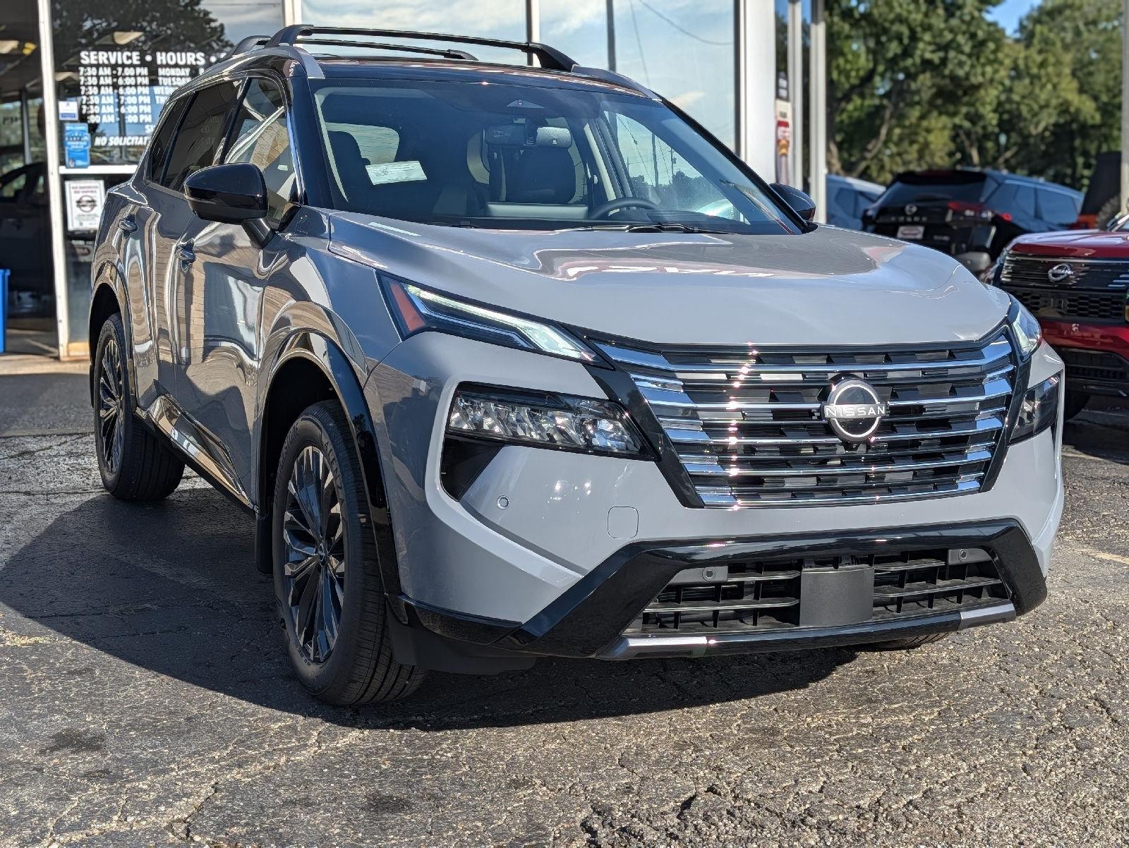 Boulder Gray Pearl/Super Black 2026 Nissan Rogue SUV / Crossover All-Wheel Drive Continuously Variable Transmission