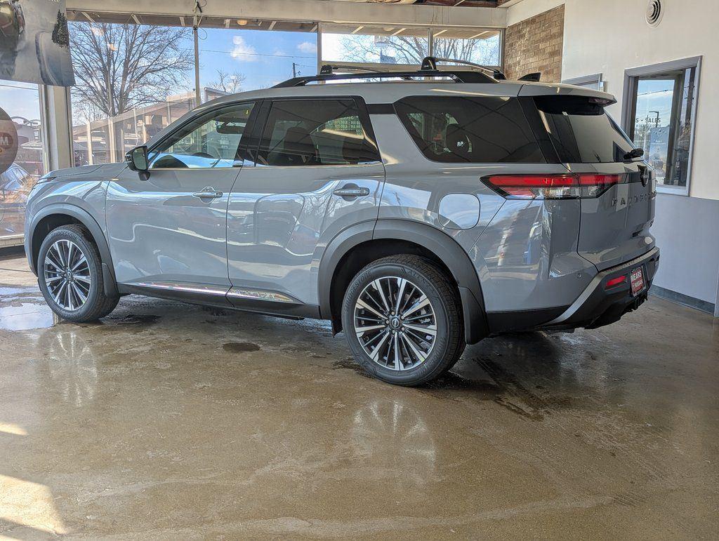 View vehicle photo 3