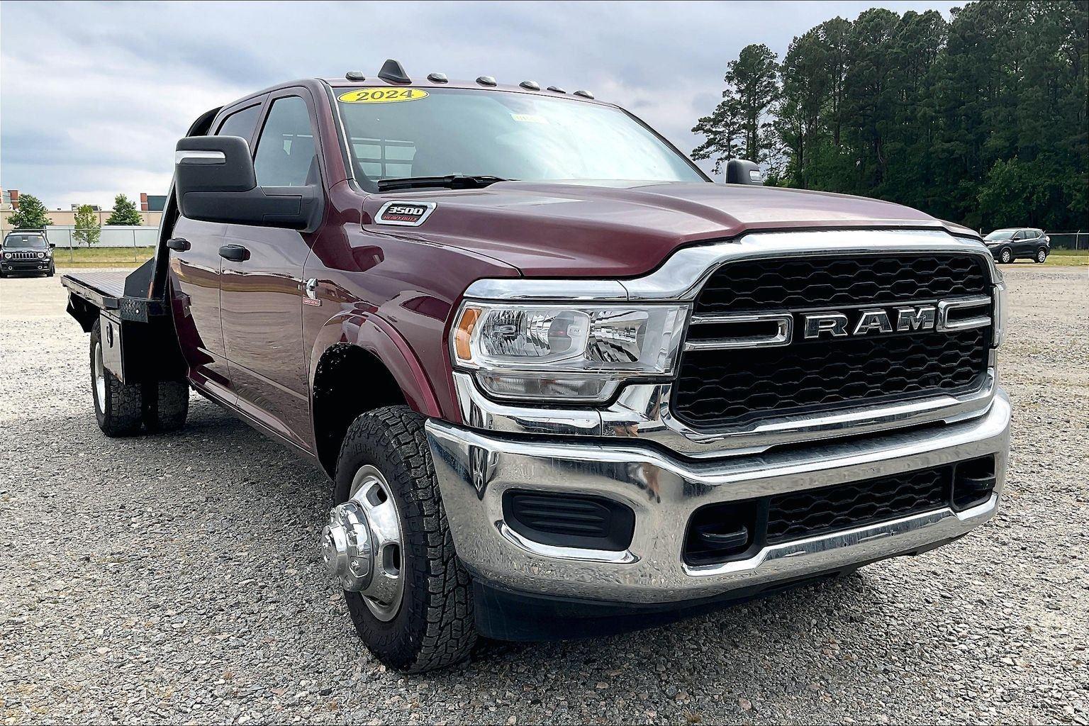 2024 RAM 3500 Chassis Tradesman Crew Cab LB DRW 4WD