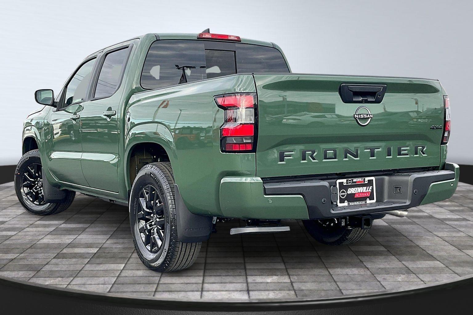 View vehicle photo 4